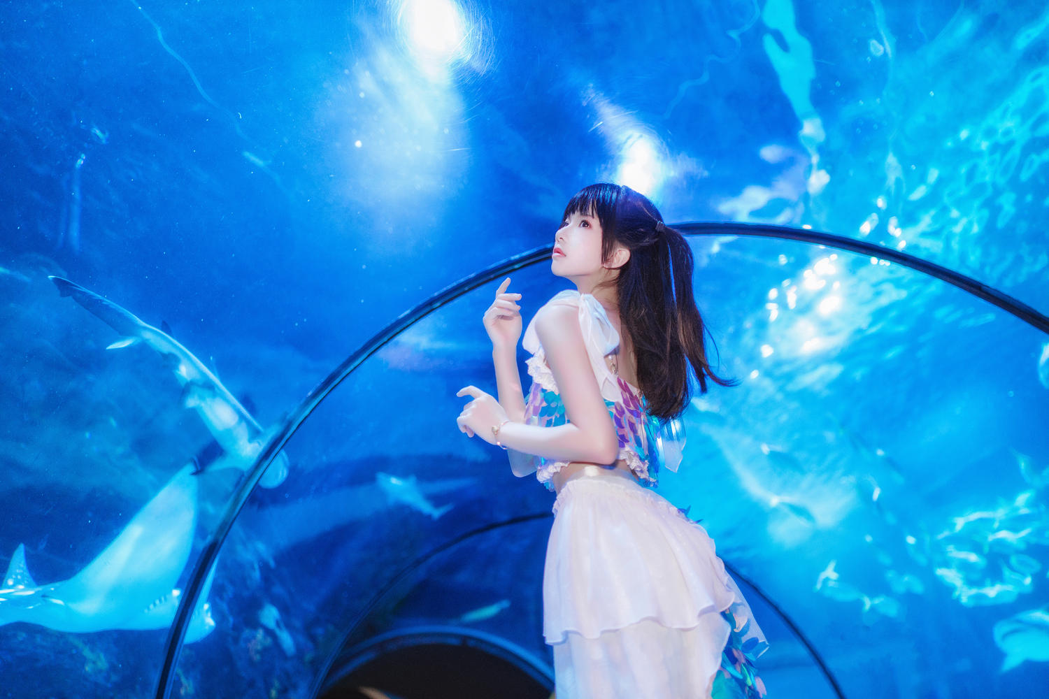 桜桃喵 水族馆 [15P-117MB]