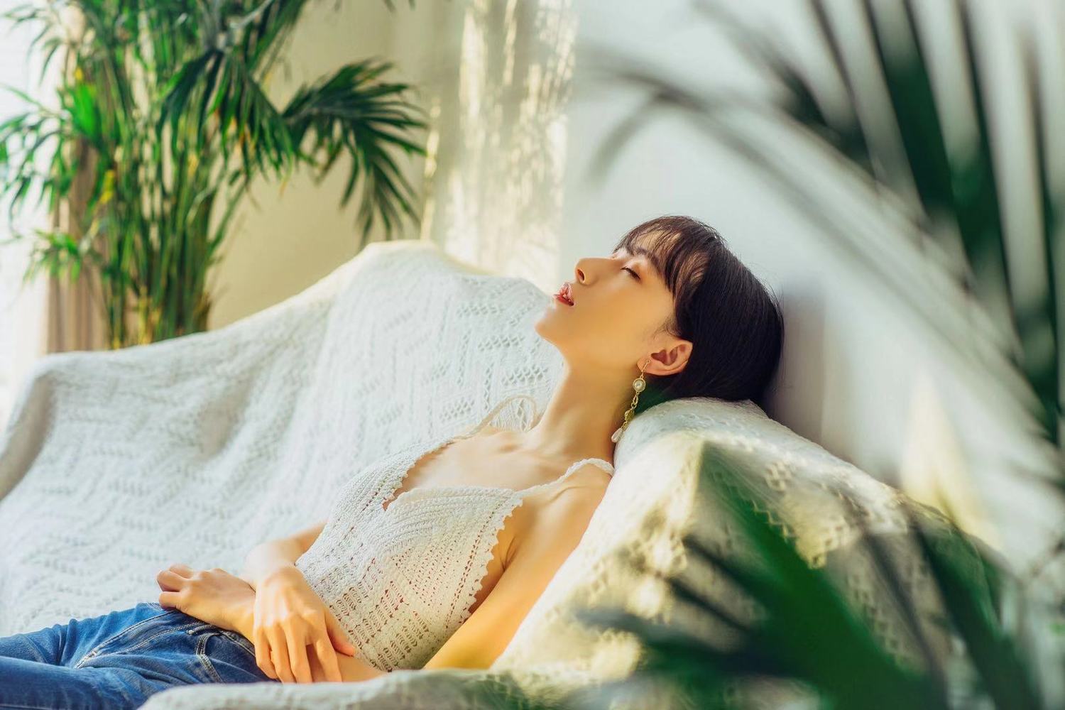 AAAyu阿玉 - 白色针织吊带 [33P]