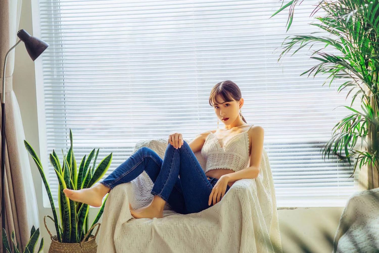 AAAyu阿玉 - 白色针织吊带 [33P]