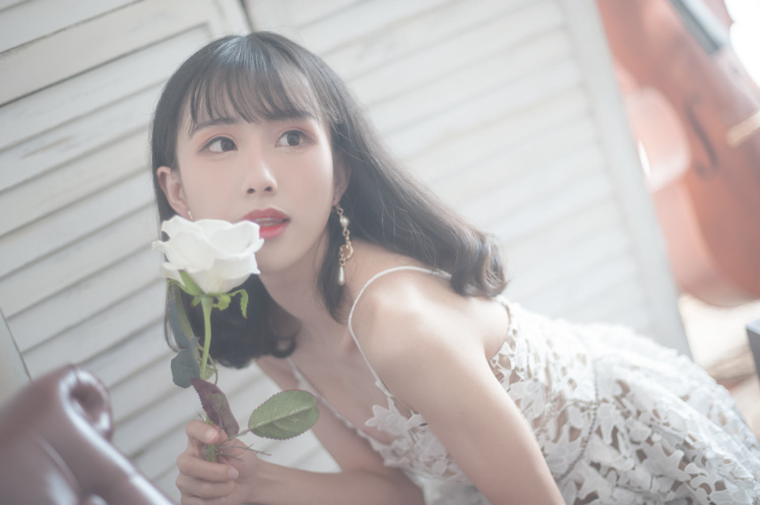 AAAyu阿玉-  镂空花花白衣 [27P]