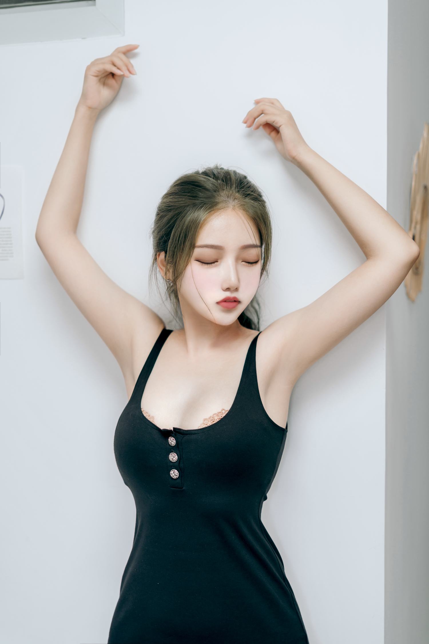 eloise软软 - LV绵绵阴雨 [39P]