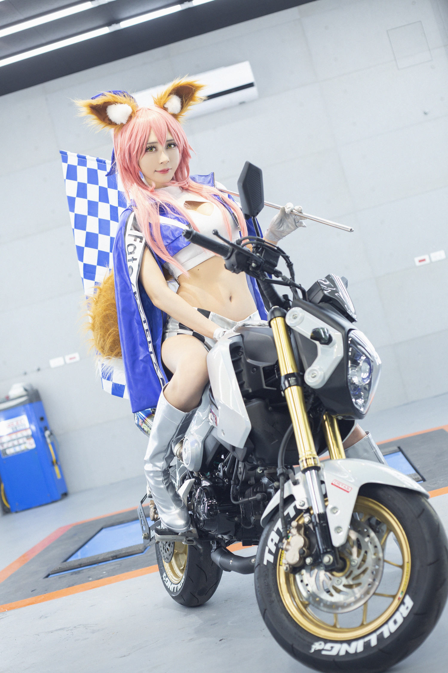 饿小璇 - 玉藻賽車服 [12P]