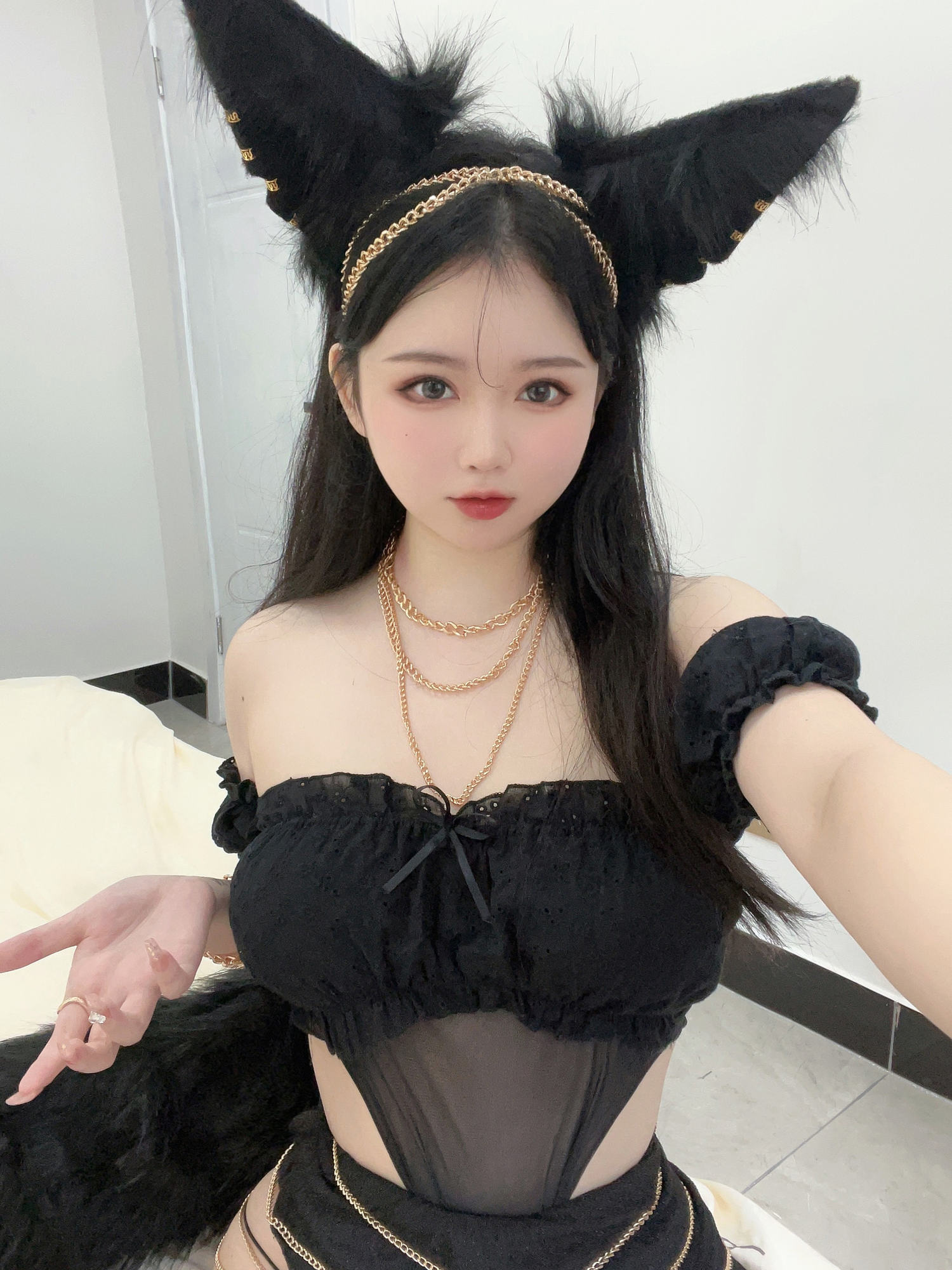 是依酱吖 黑狼 [34P2V-134MB]