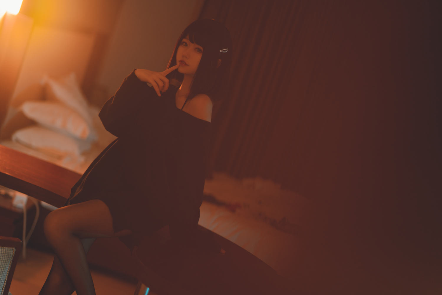 猫君君 - 黑色毛衣 [30P]