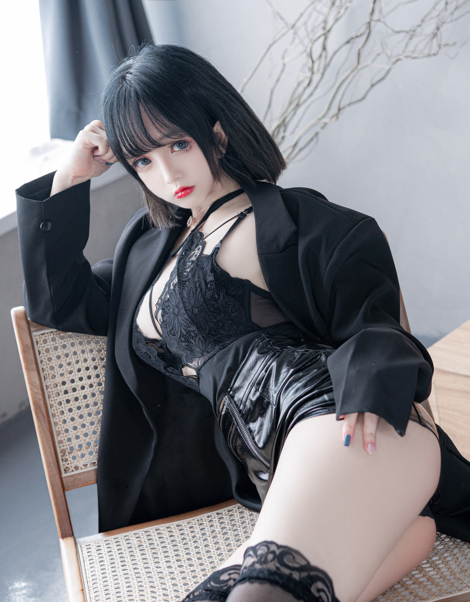 日奈娇 - 禁欲西装 [68P]