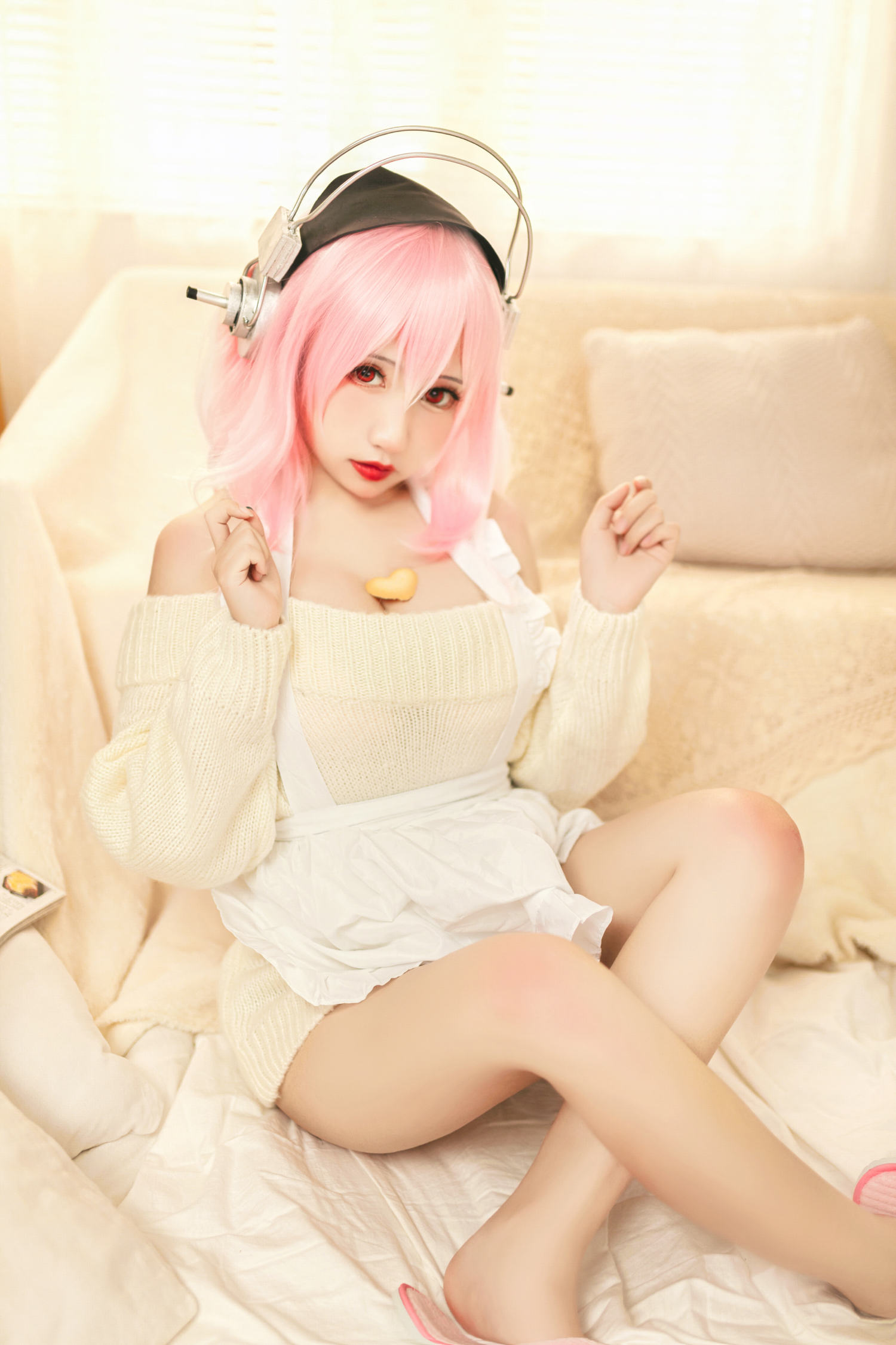 桃之啾啾 - 索尼子毛衣 [25P]