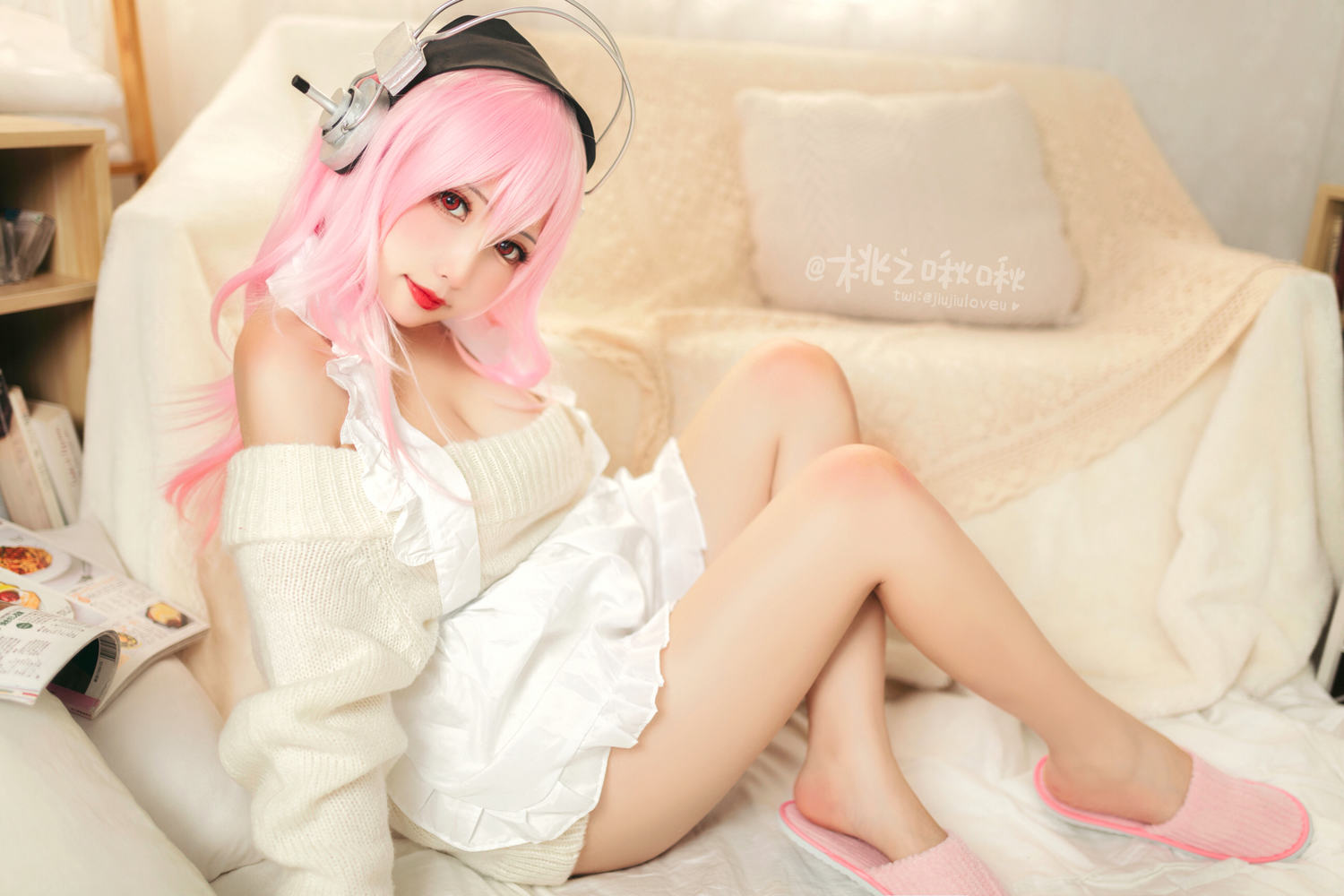 桃之啾啾 - 索尼子毛衣 [25P]