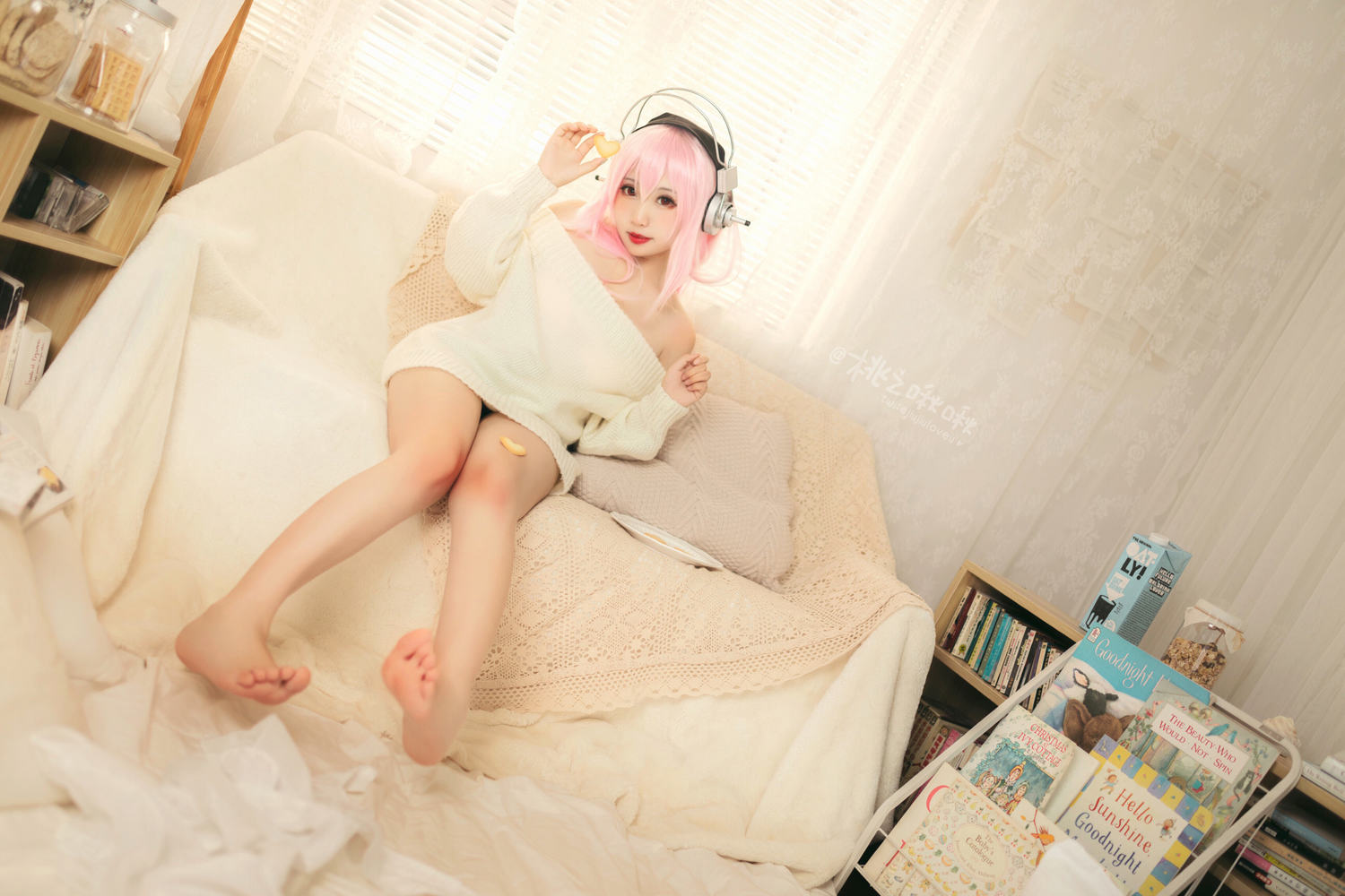 桃之啾啾 - 索尼子毛衣 [25P]