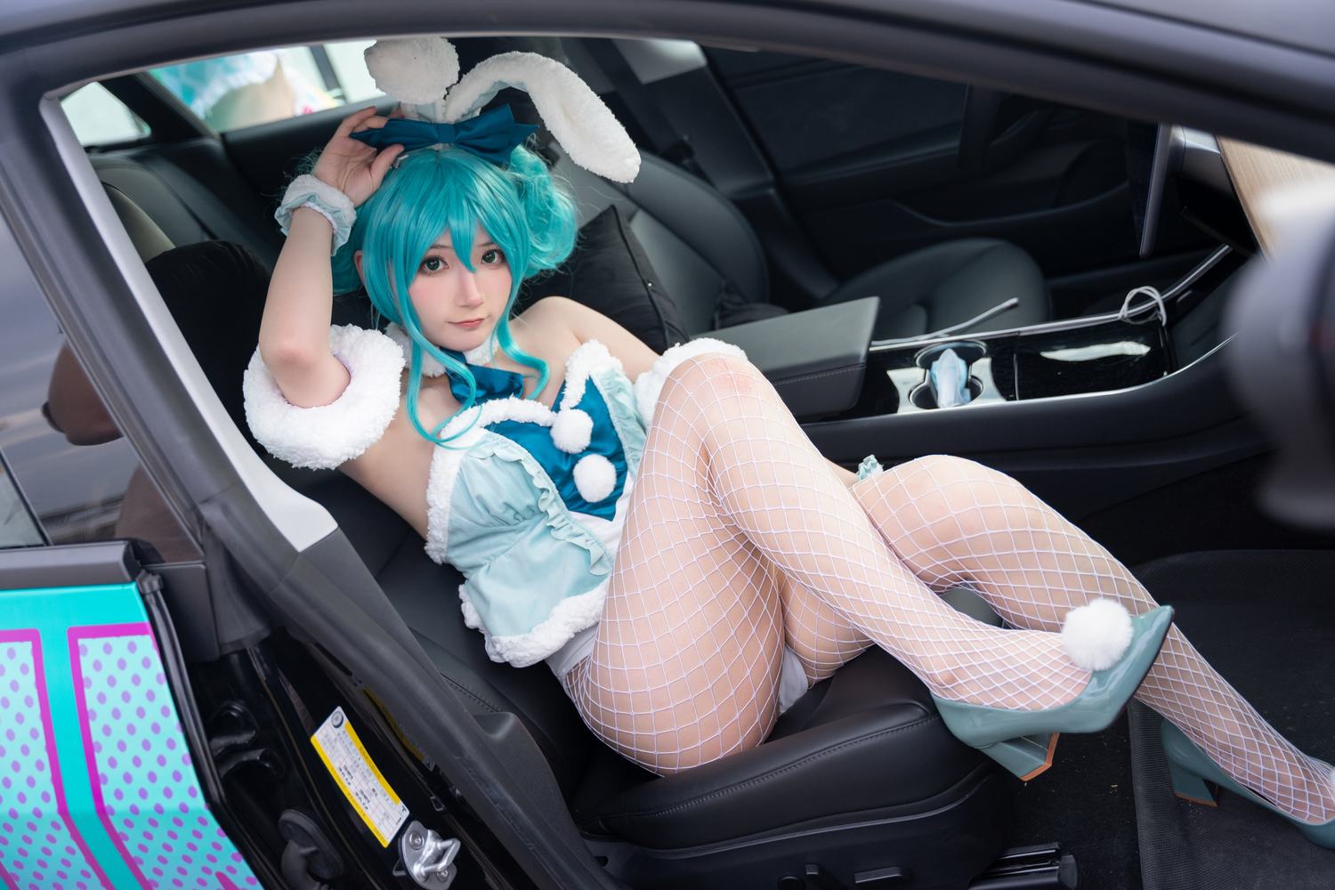 是三不是世 - MIKU兔女郎 [18P]