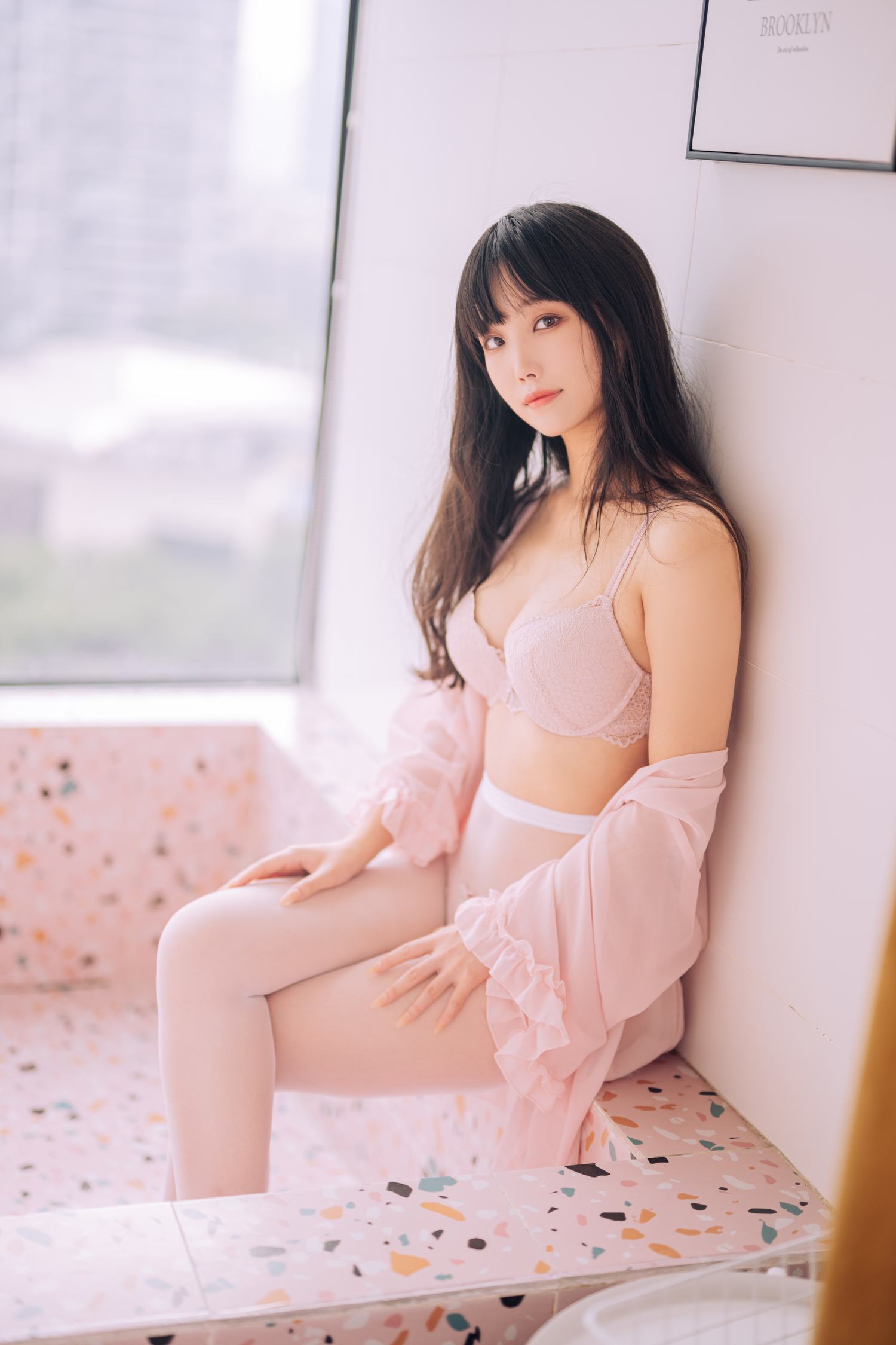 汪知子 - 白色五指袜 [50P]