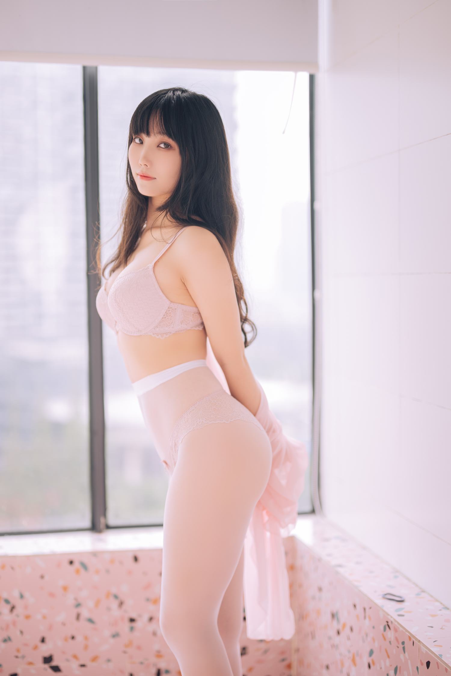 汪知子 - 白色五指袜 [50P]