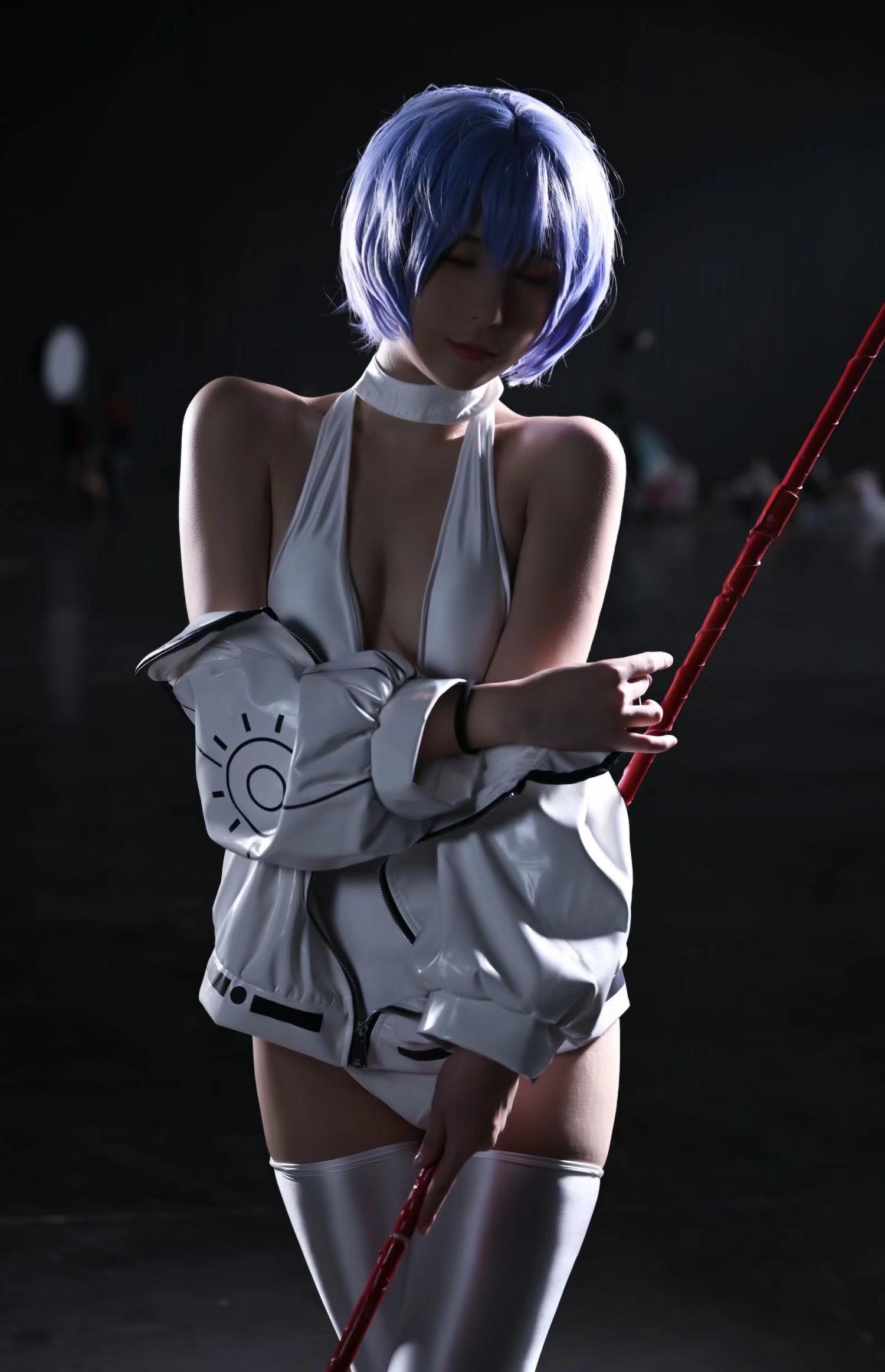 Quan冉有点饿 - 凌波丽 [4P]