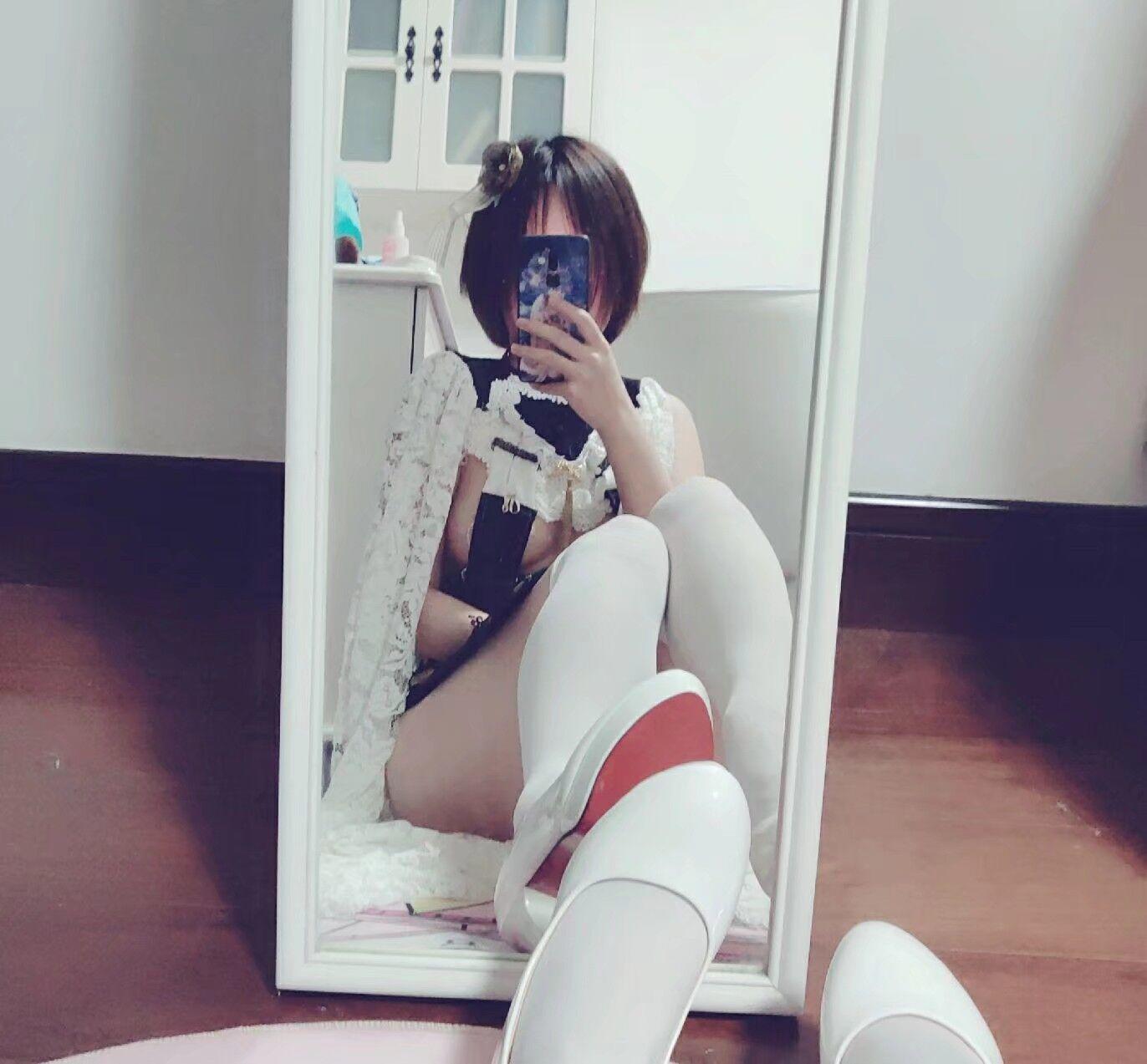 印印子 - 自拍 [14P]