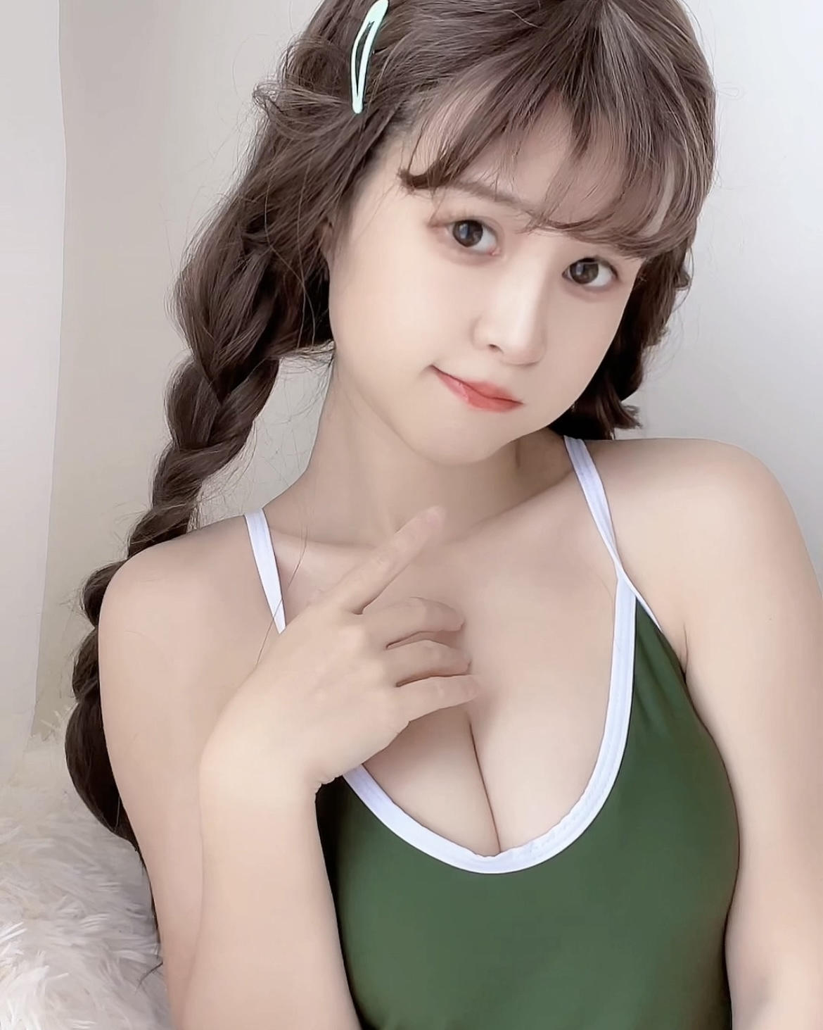 晕崽 绿 [50P1V-405MB]