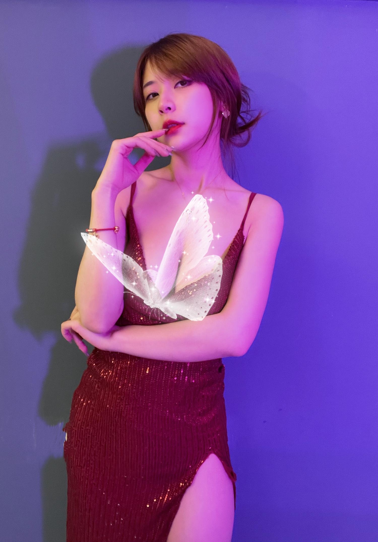 羊小雪 - 红 [14P]