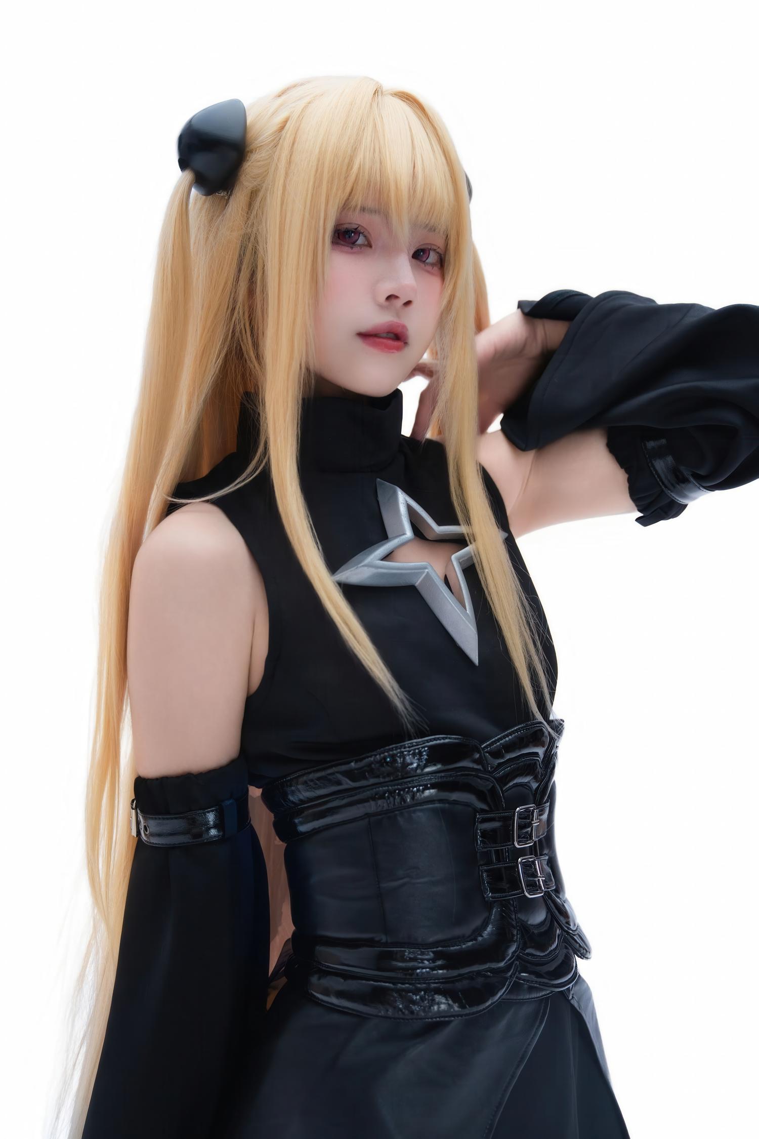 清水凪 金色暗影 [38P-253MB]