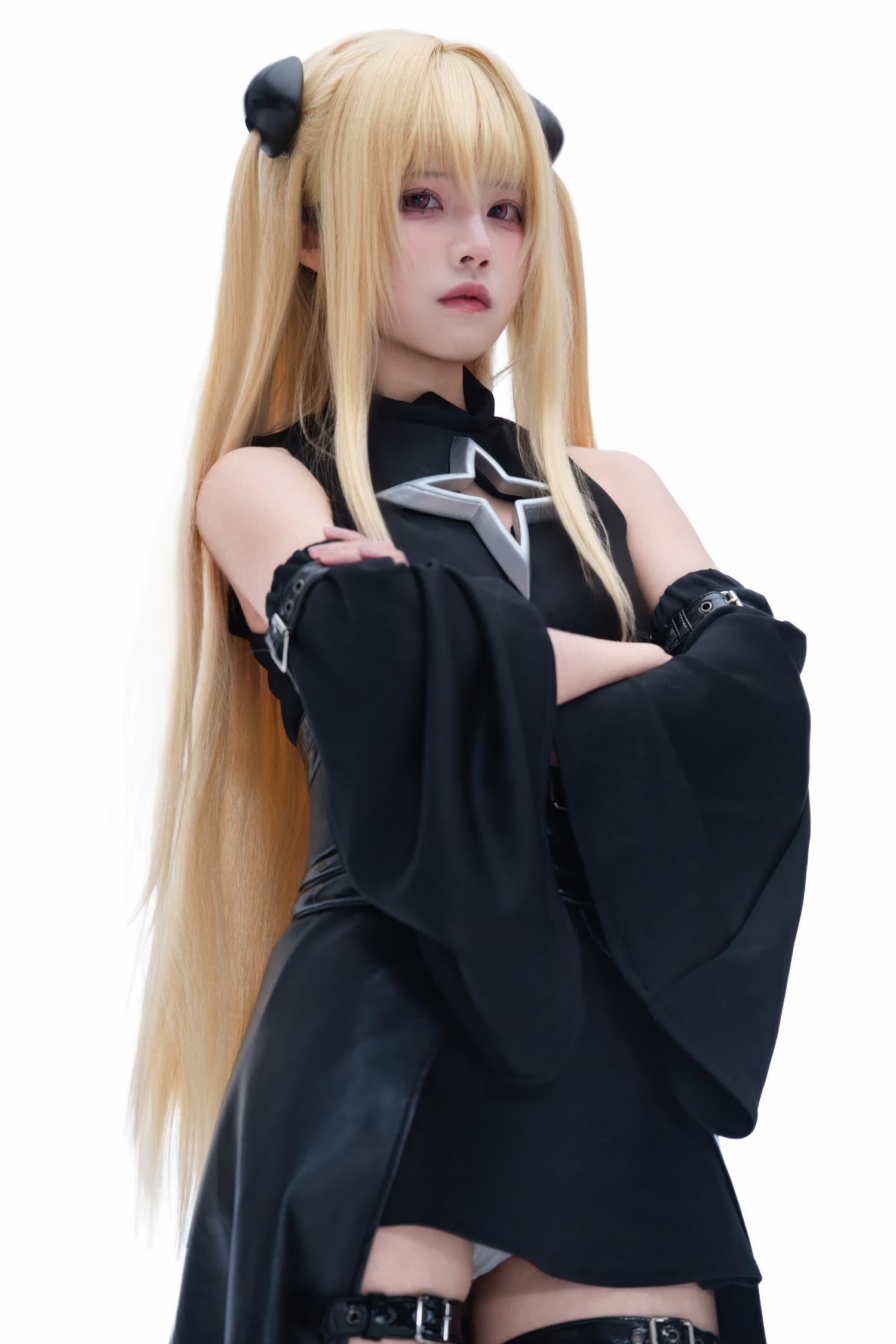 清水凪 金色暗影 [38P-253MB]