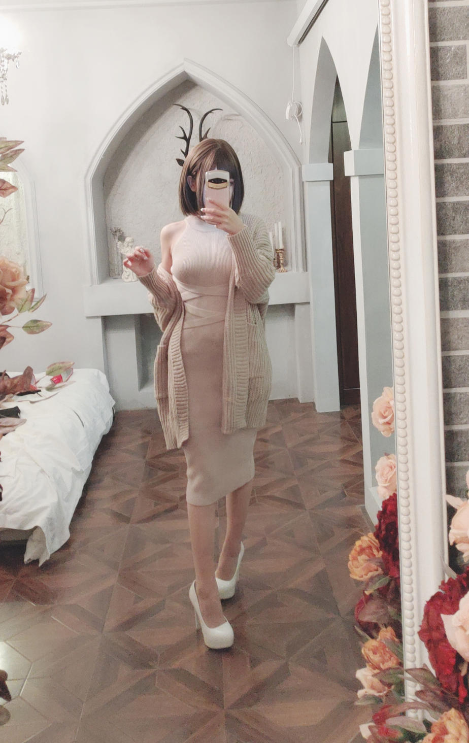 日奈娇 - 圣诞麋鹿人妻自拍 [30P]