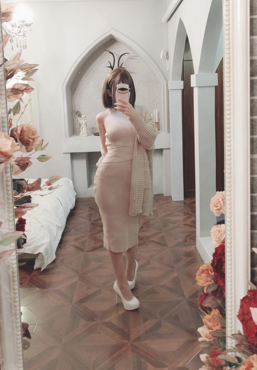 日奈娇 - 圣诞麋鹿人妻自拍 [30P]