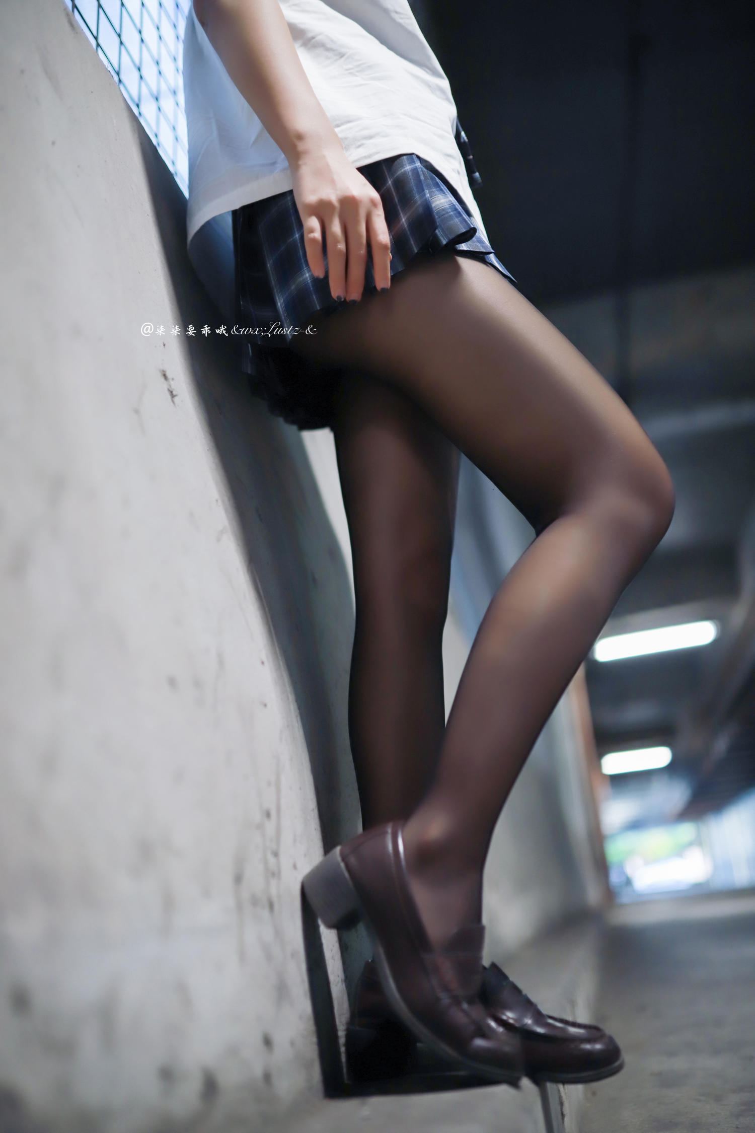 柒柒要乖哦 - 户外jk [45P]