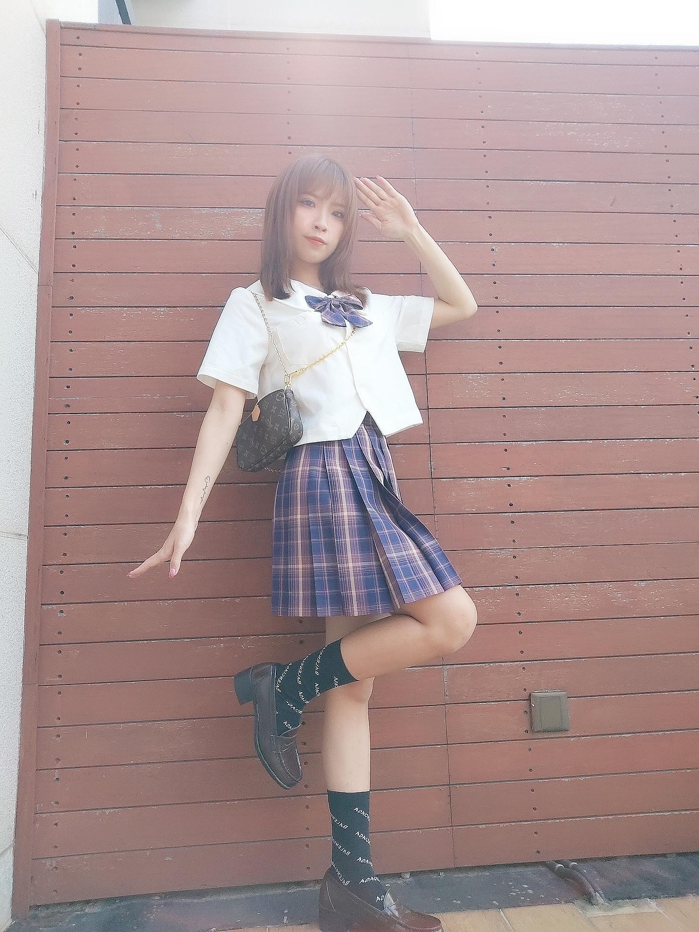 莉莉丝 - 上海自拍包 [65P]