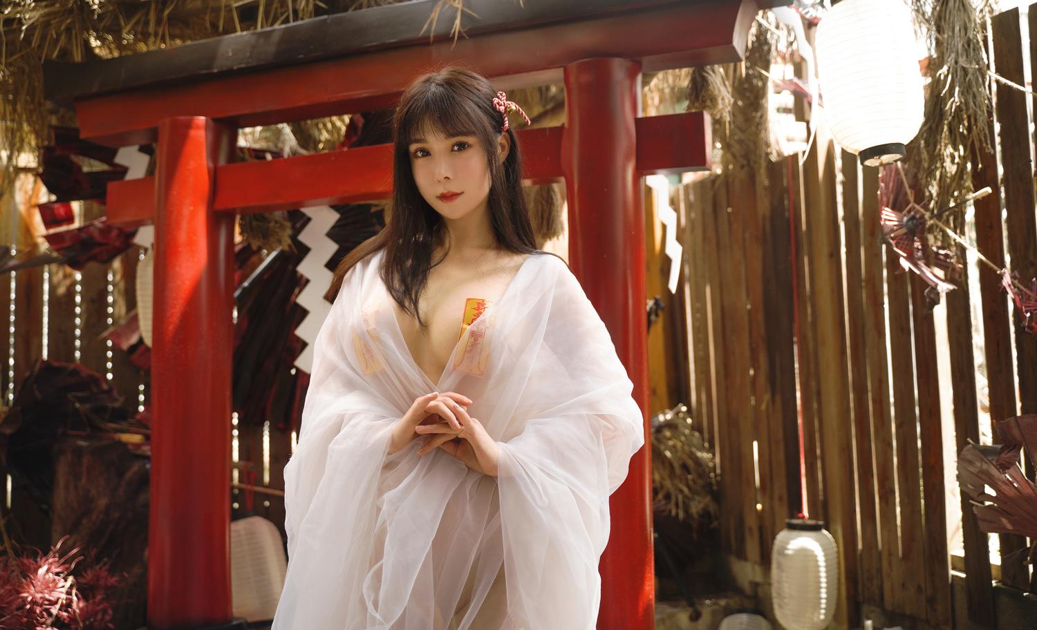 亚马逊鲶鱼 - 贴符巫女 [96P]