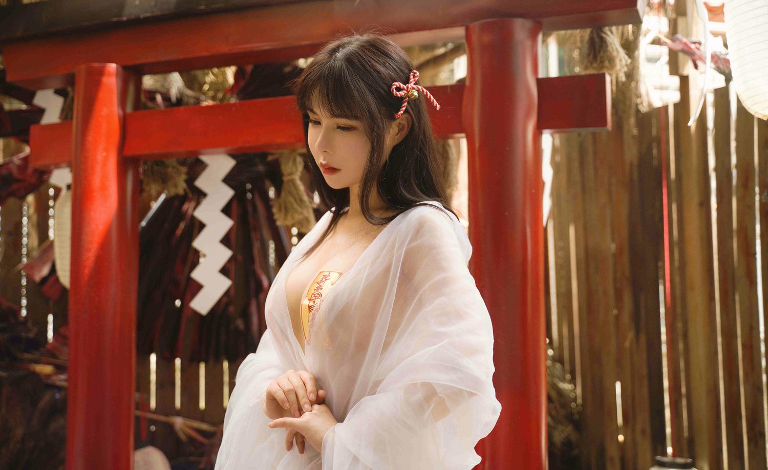 亚马逊鲶鱼 - 贴符巫女 [96P]