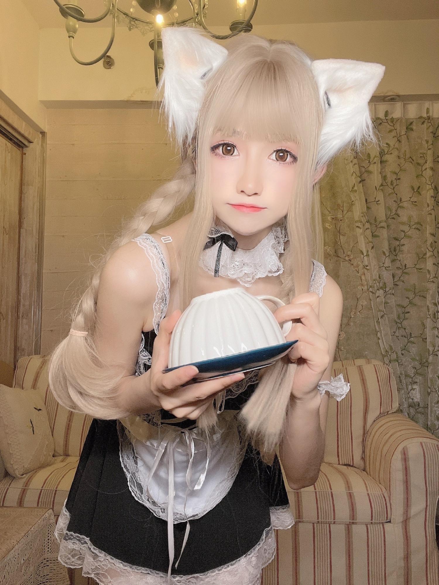 coser衣衣 - 女仆写真 [22P]
