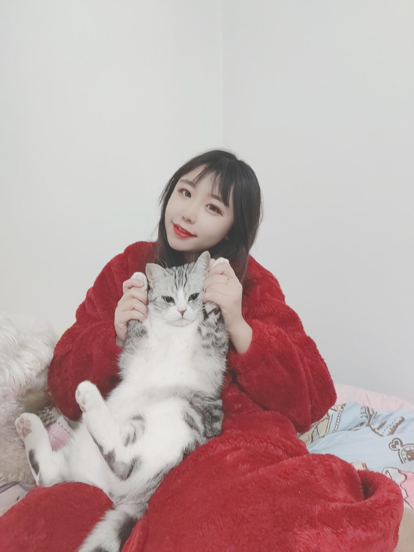 穆零 - 跟宠物的自拍 [31P]