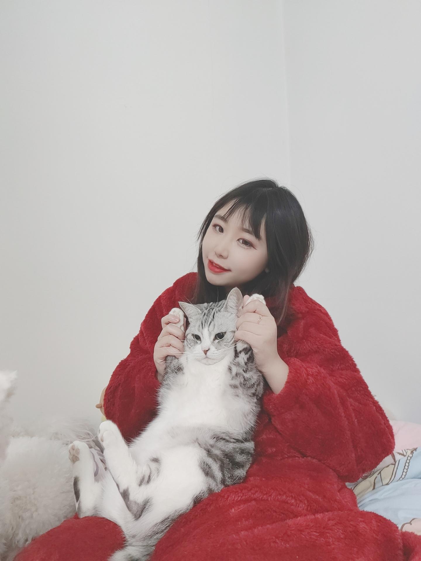 穆零 - 跟宠物的自拍 [31P]