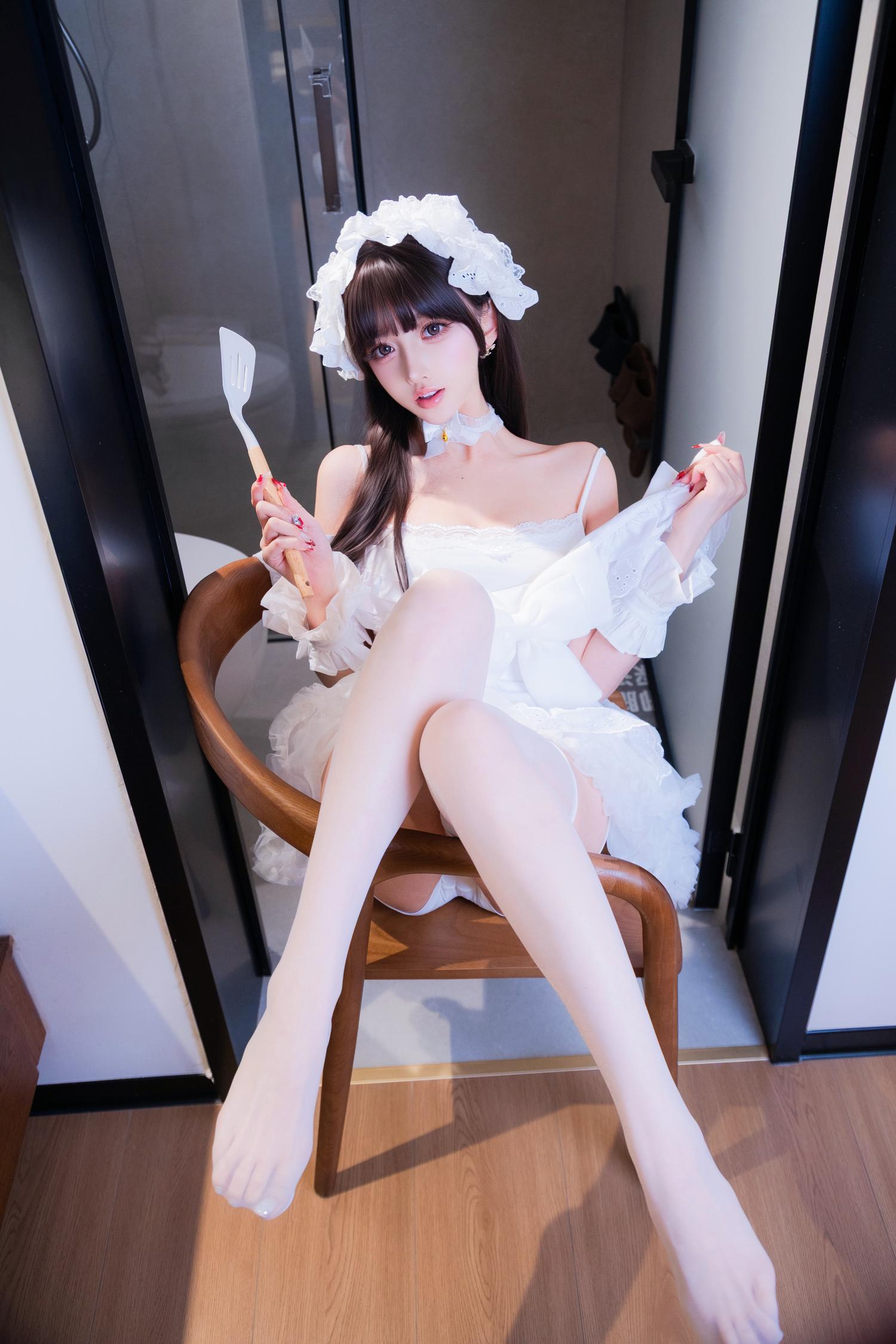 过期米线线喵 厨娘女仆 [21P-228MB]