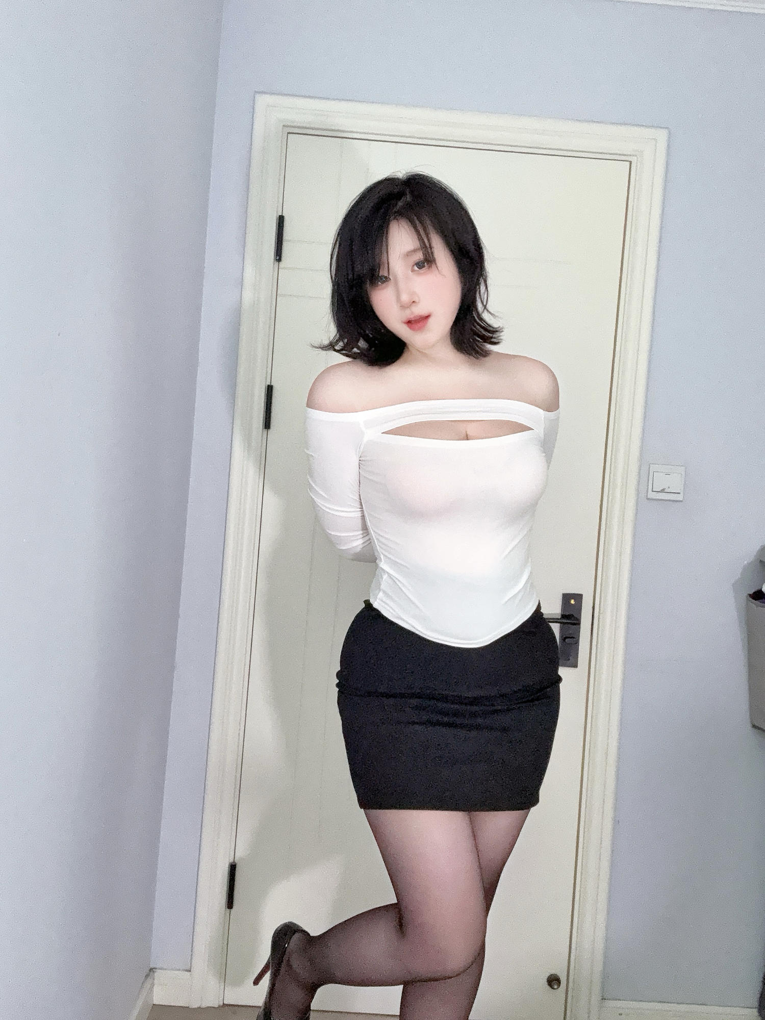 Zyra秋 妈妈的裙子 [47P-215MB]