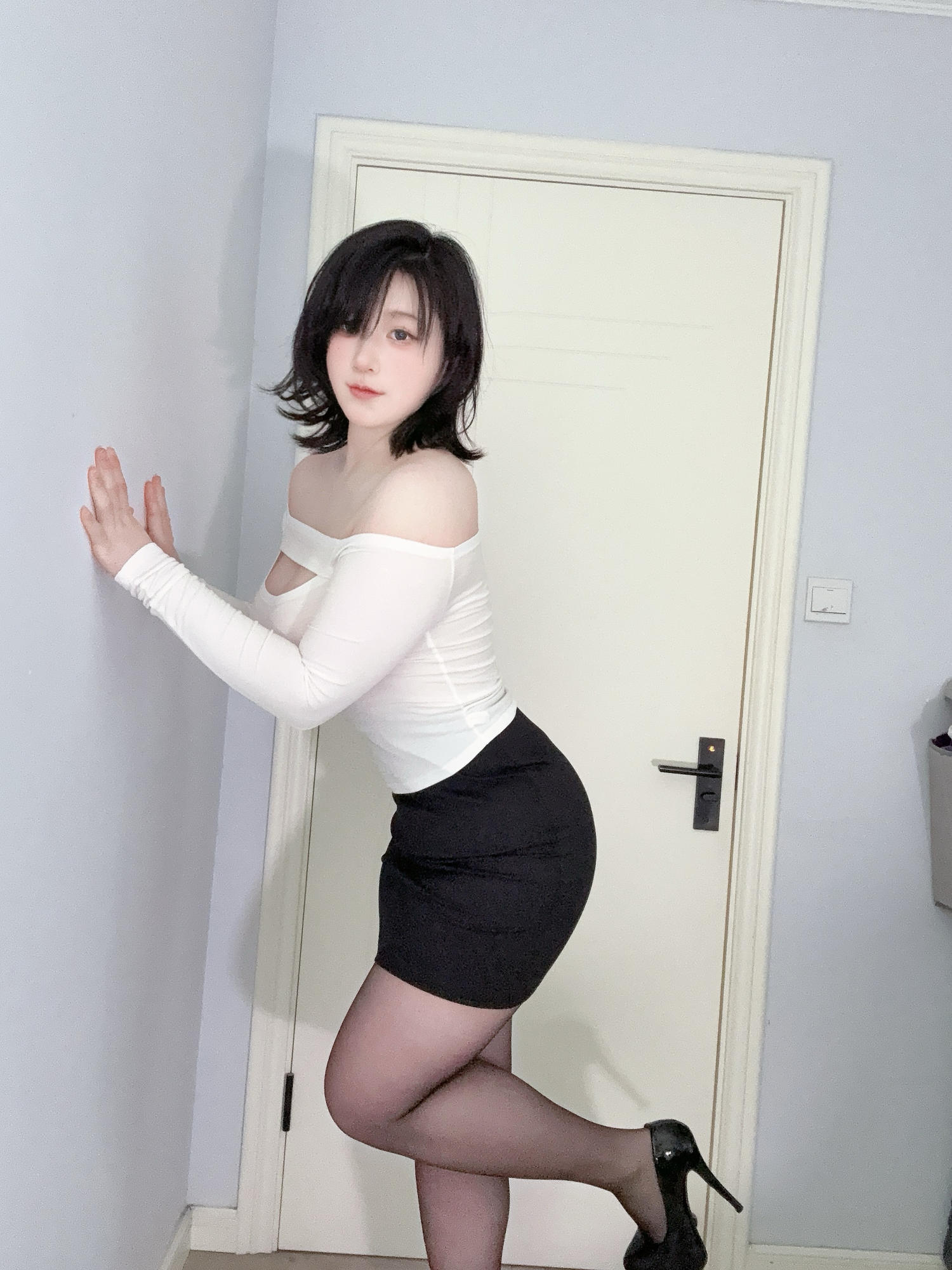 Zyra秋 妈妈的裙子 [47P-215MB]