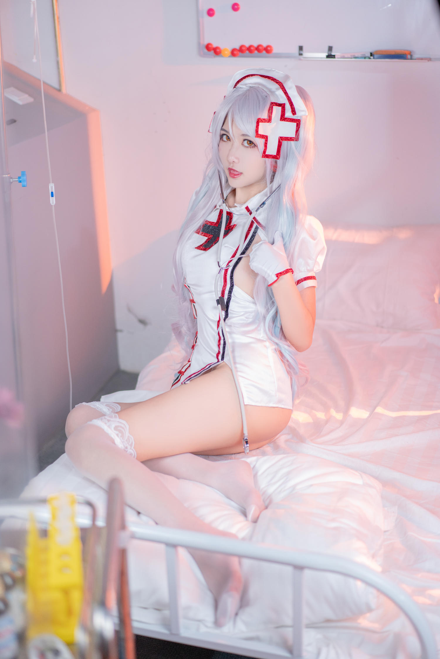 源纱希 – 欧根护士 [25P]