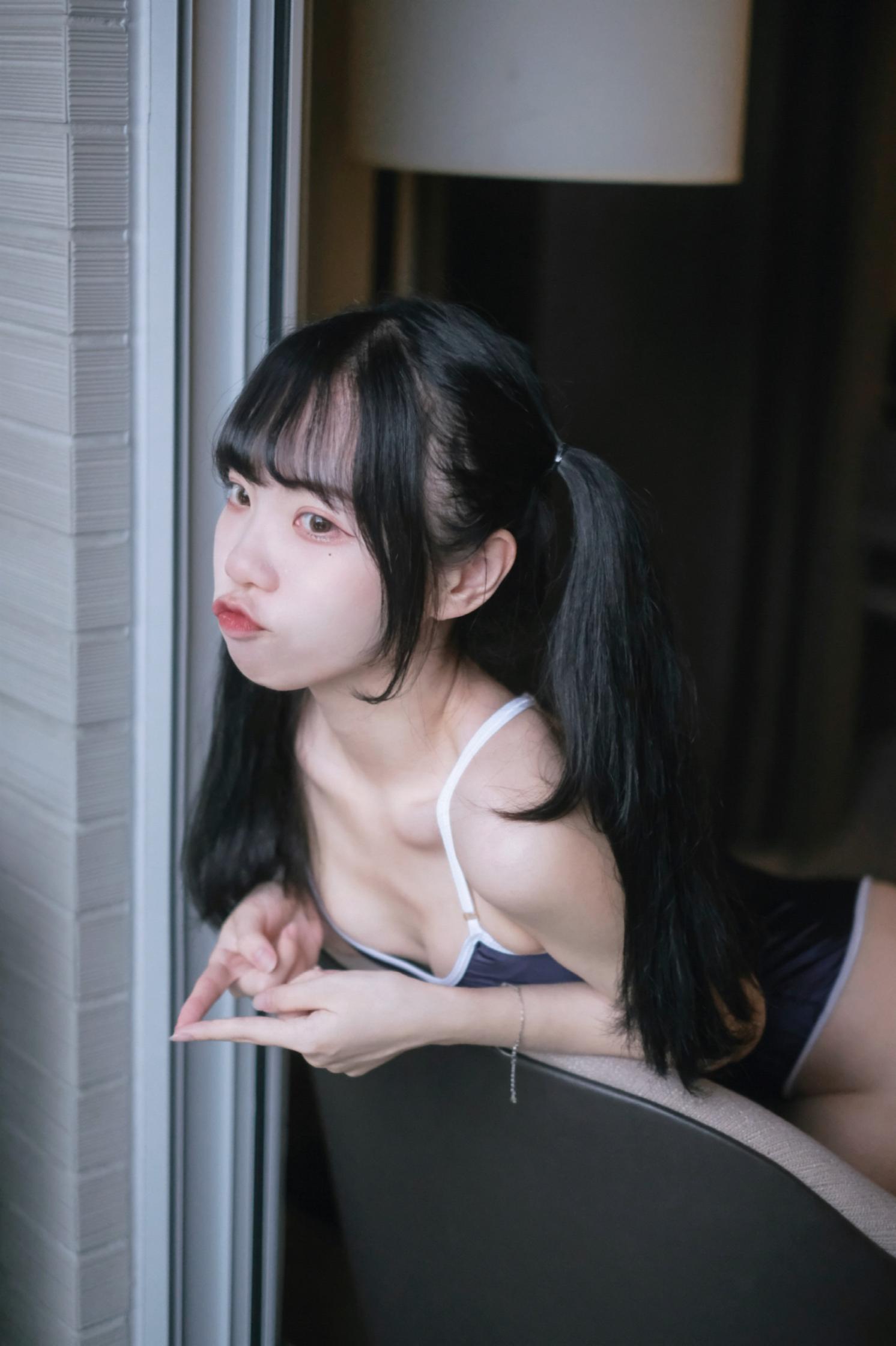 可可小白兔 追蹤起來 跟著🐰🐰去游泳！[7P-20MB]