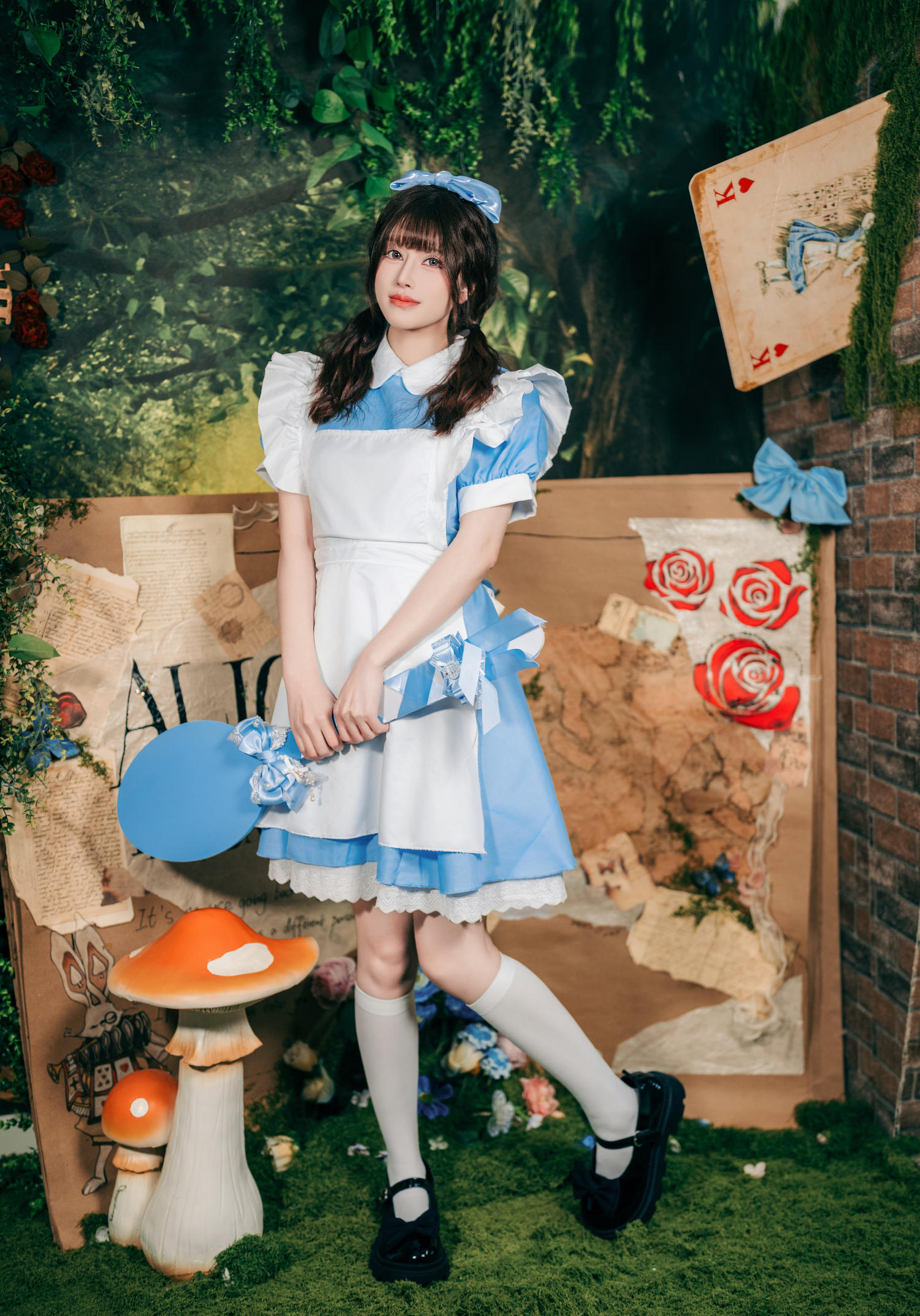 鹿八岁 爱丽丝梦游仙境 [24P-230MB]