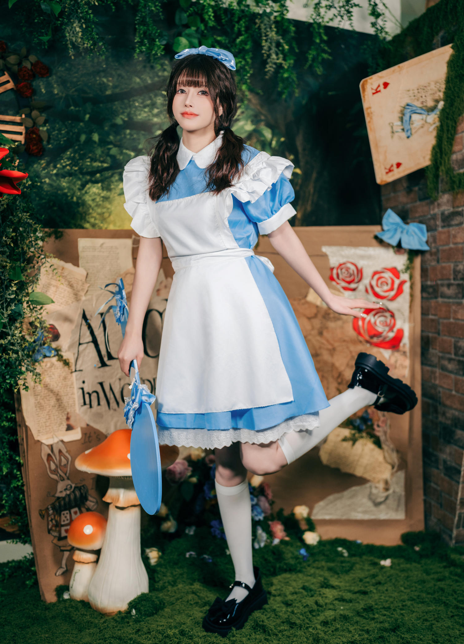 鹿八岁 爱丽丝梦游仙境 [24P-230MB]