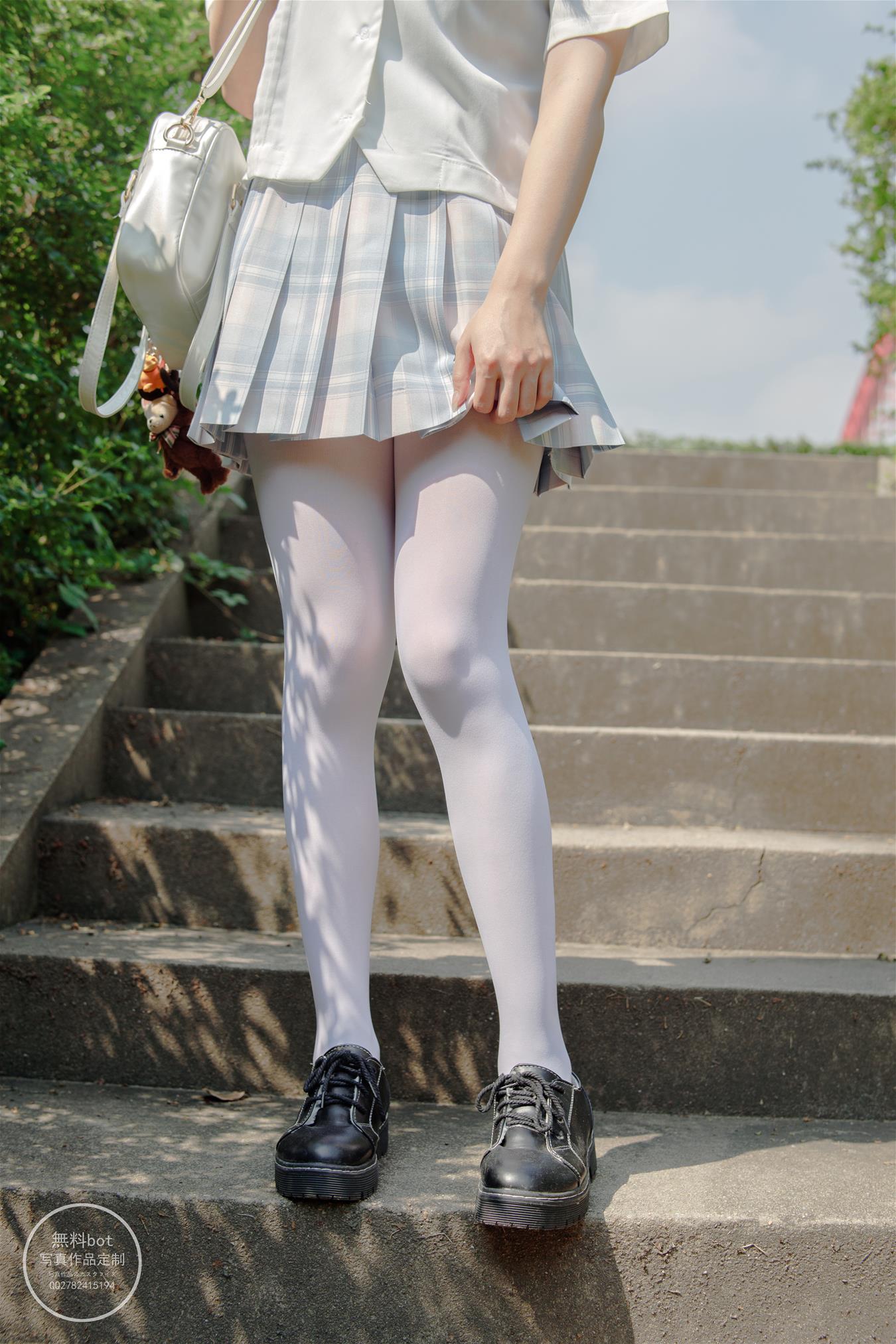 森萝财团 有料-001 小兰 [64P-911MB]