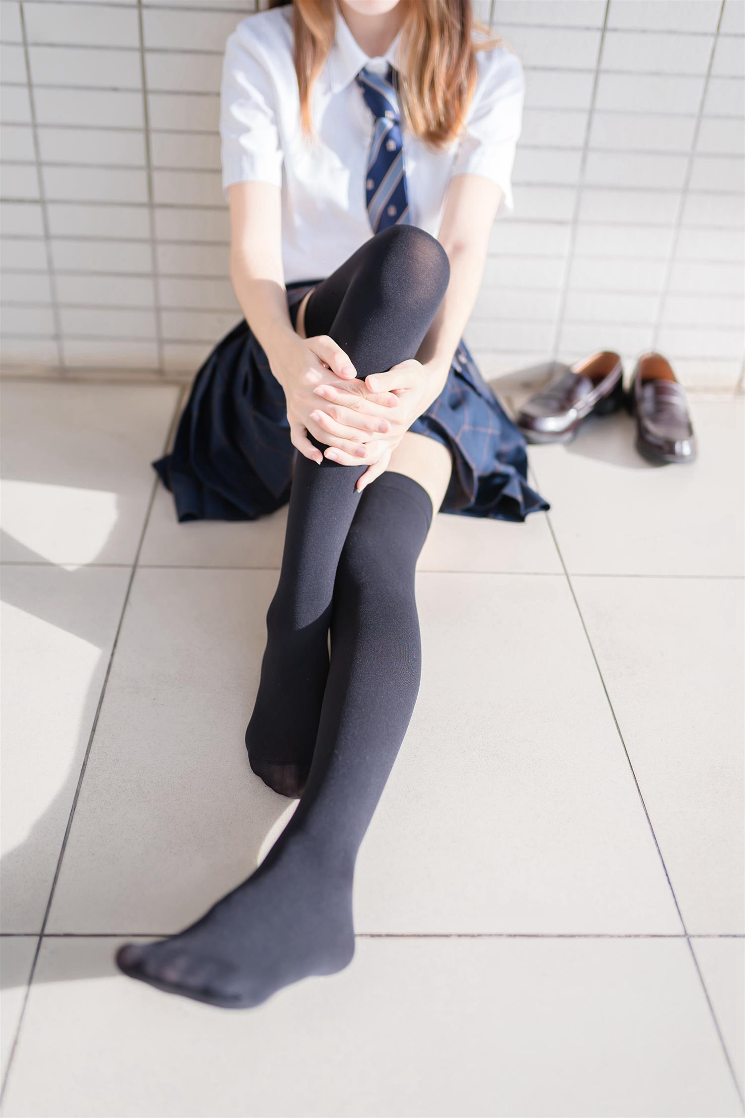 风之领域 NO.070 午后阳光下的黑丝学妹 [47P-194MB]