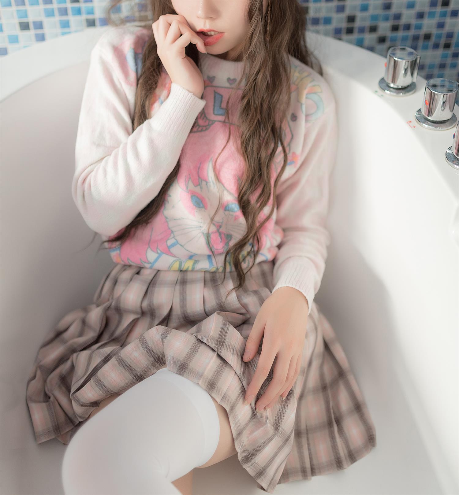 风之领域 NO.086 浴缸里的湿身少女 [48P-207MB]