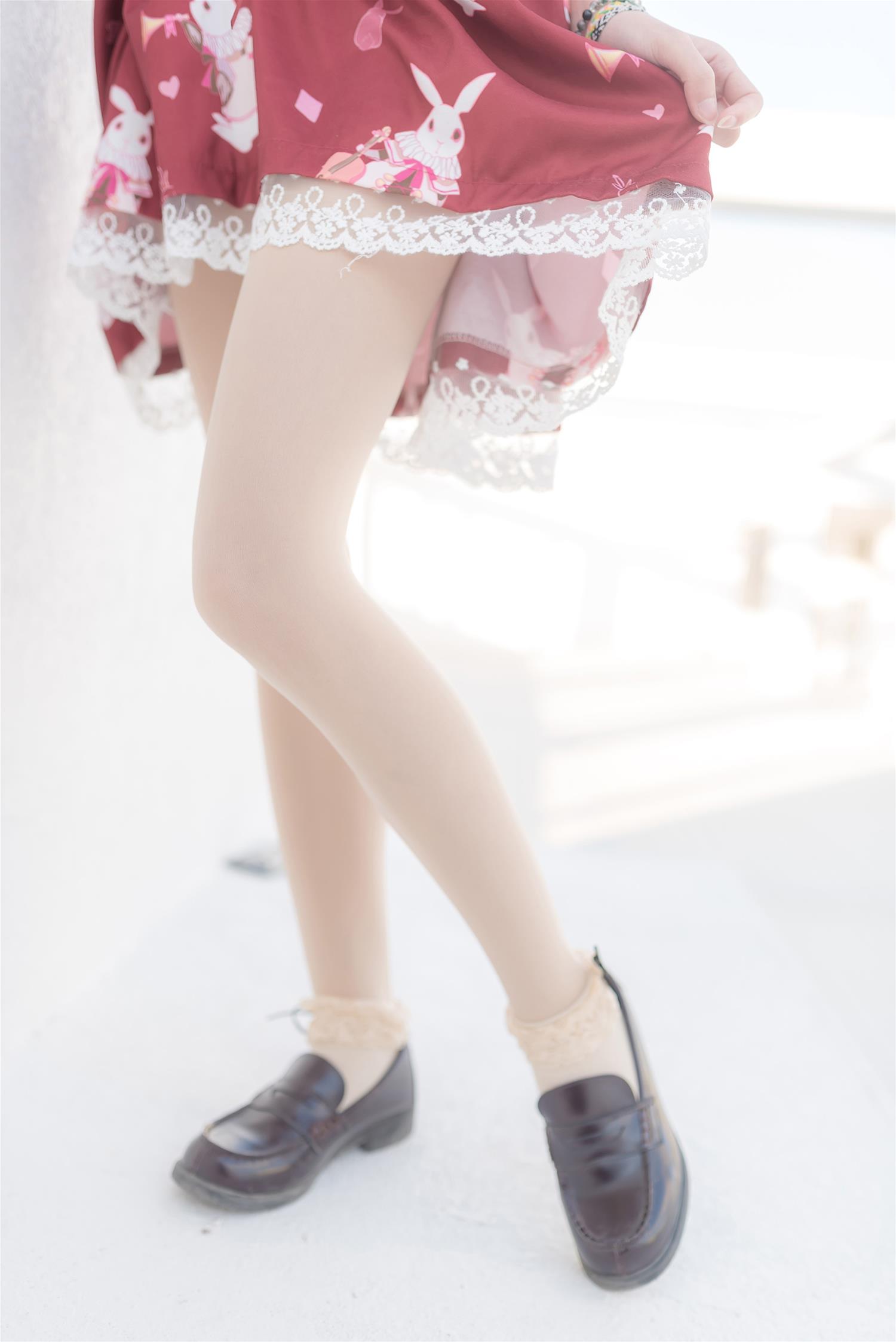 风之领域 NO.140 街道上的红裙女孩 [47P-135MB]