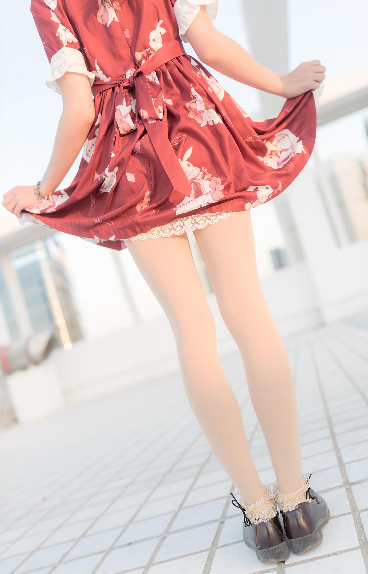 风之领域 NO.140 街道上的红裙女孩 [47P-135MB]