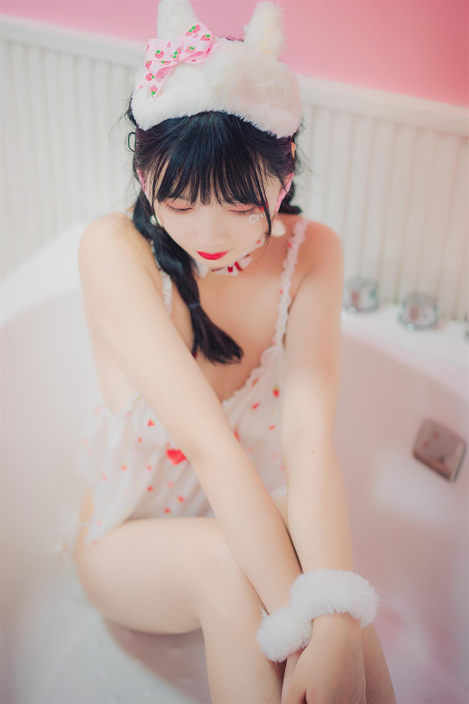 风之领域 NO.167 草梅裙睡衣 [43P-595MB]