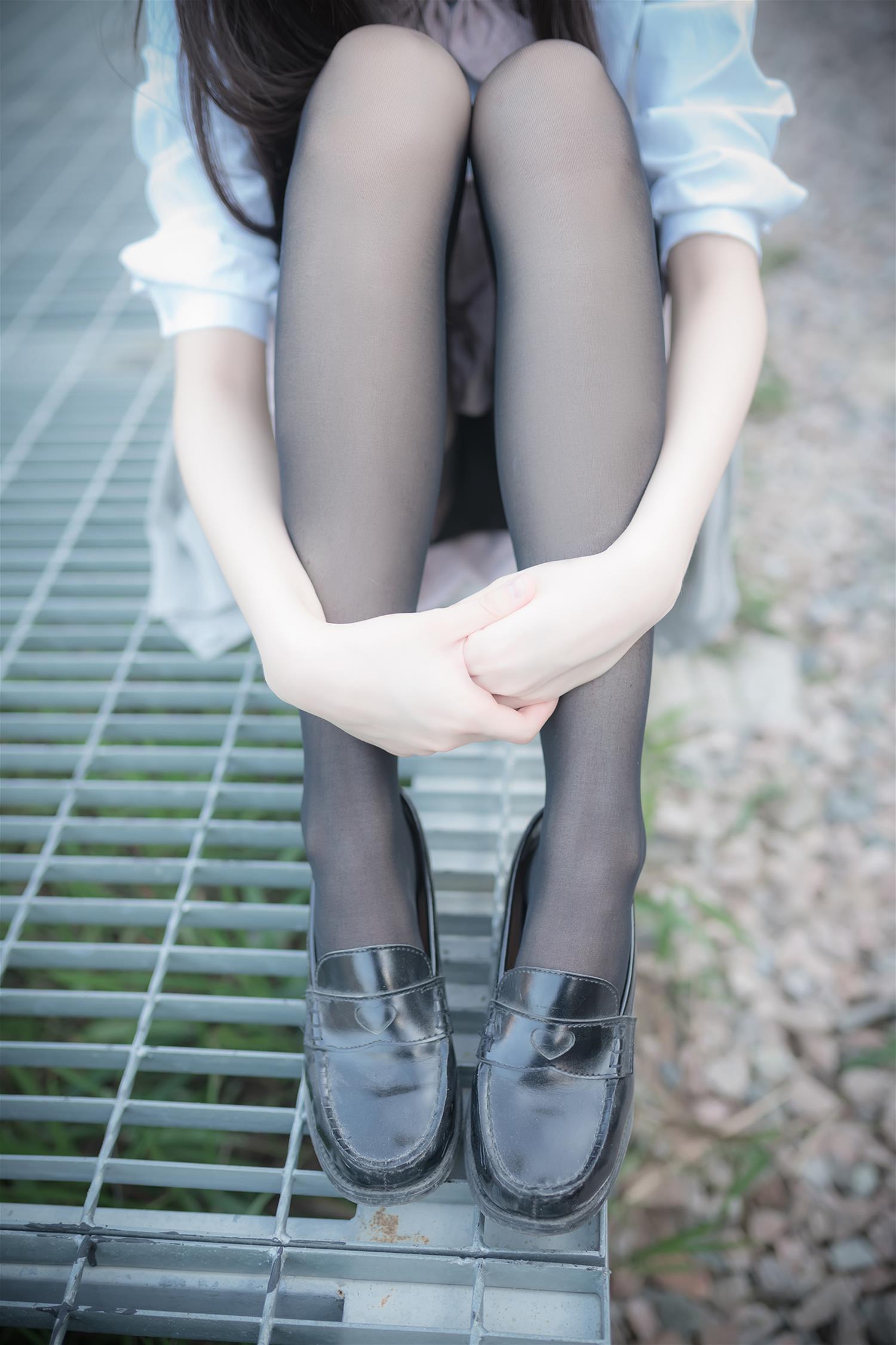 风之领域 NO.221 铁轨旁的小细腿 [50P-634MB]