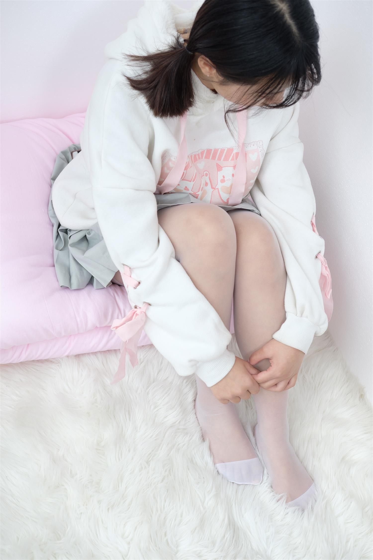 森萝财团 BETA-016 白丝美足少女 [105P-864MB]