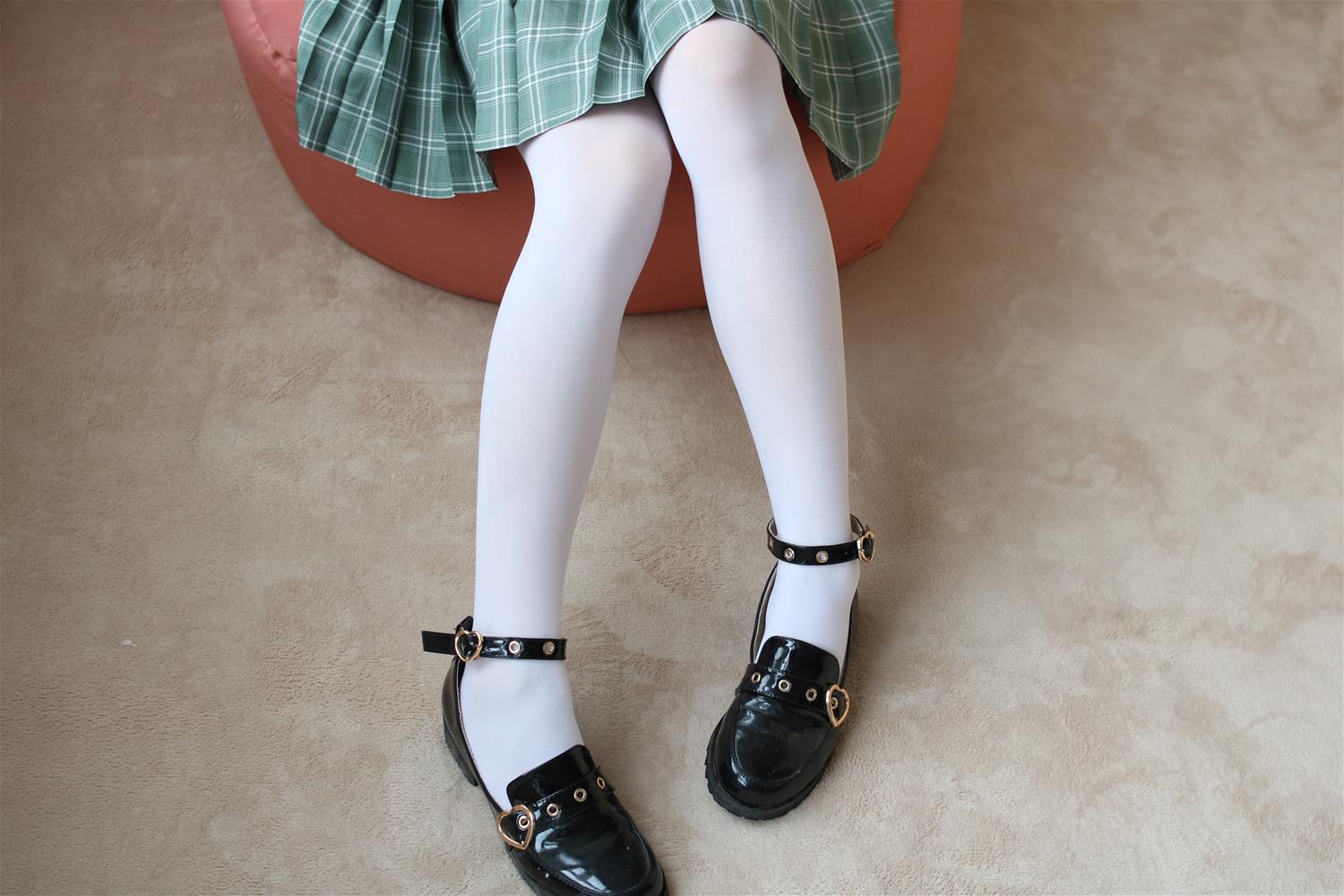 森萝财团 BETA-023 JK白丝少女的美足 [225P-1.77GB]