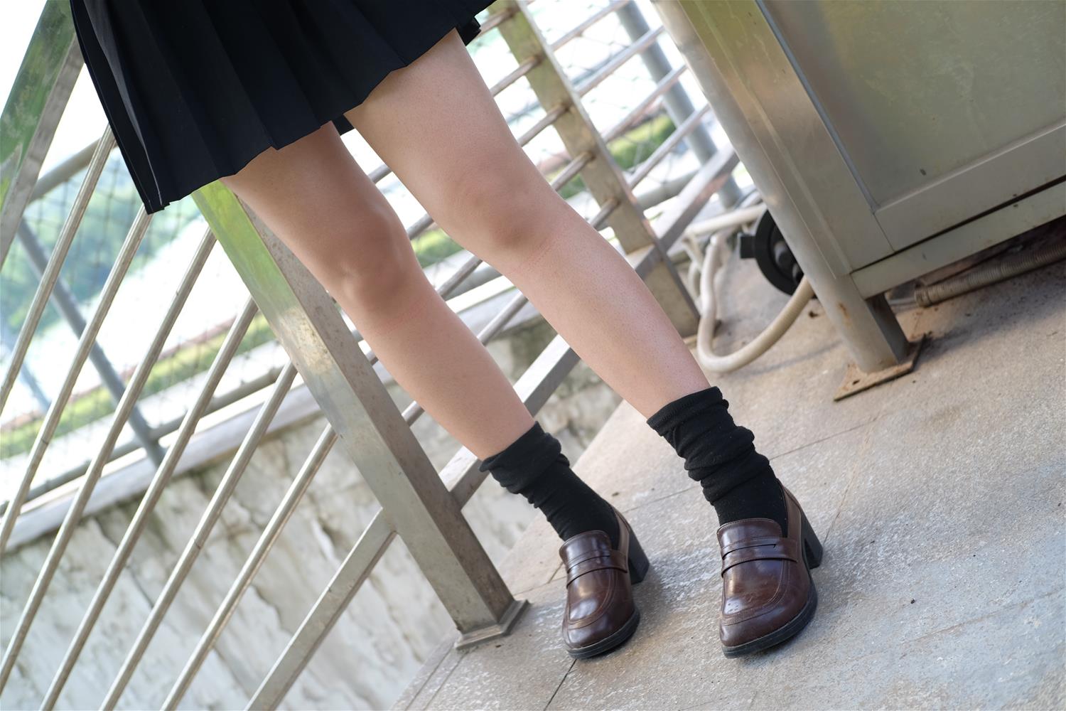 森萝财团 FREE-003 黑色制服白丝长腿 [39P-317MB]