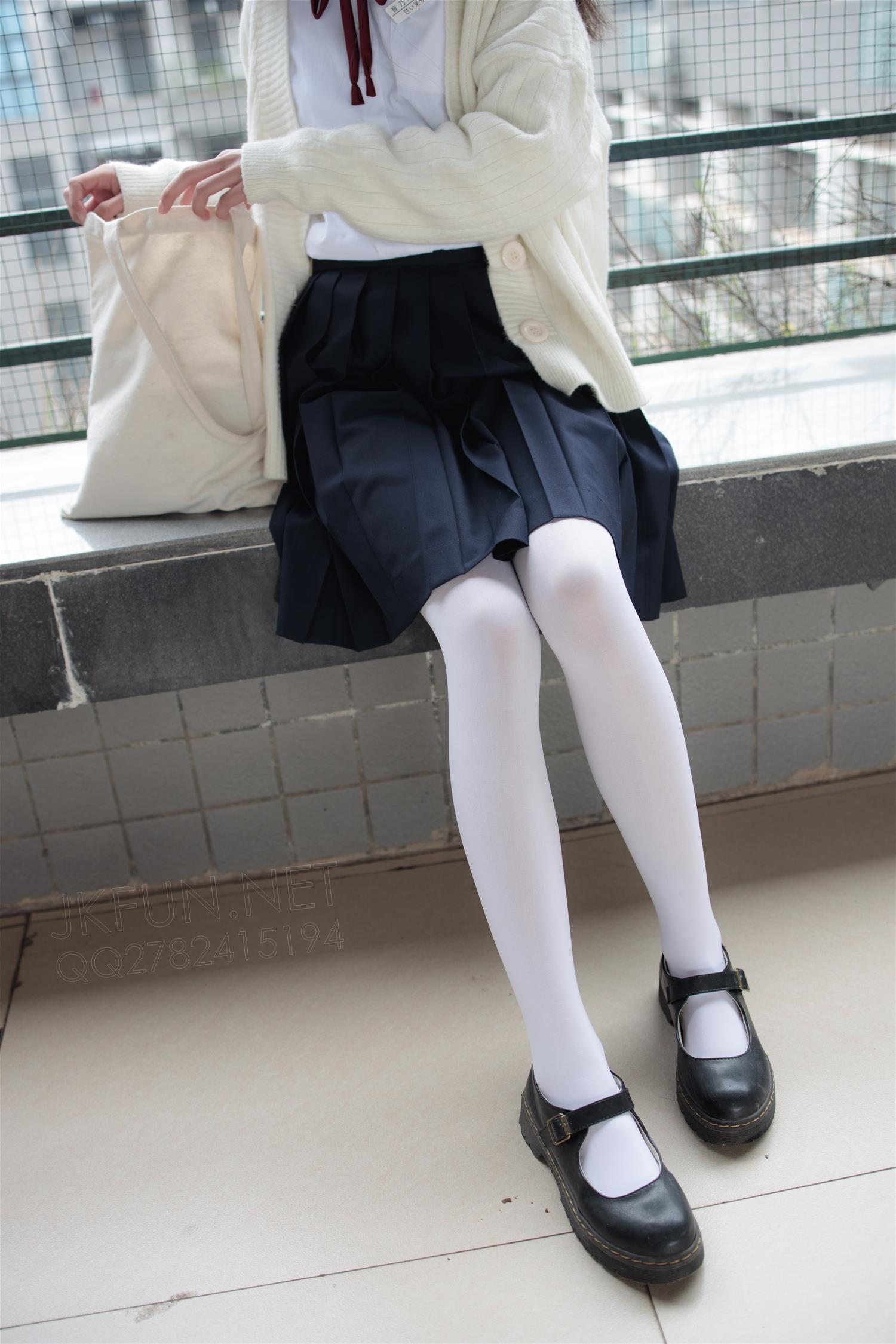 森萝财团 JKFUN-001 甜米 纯纯的白丝学妹 [127P1V-2.23GB]