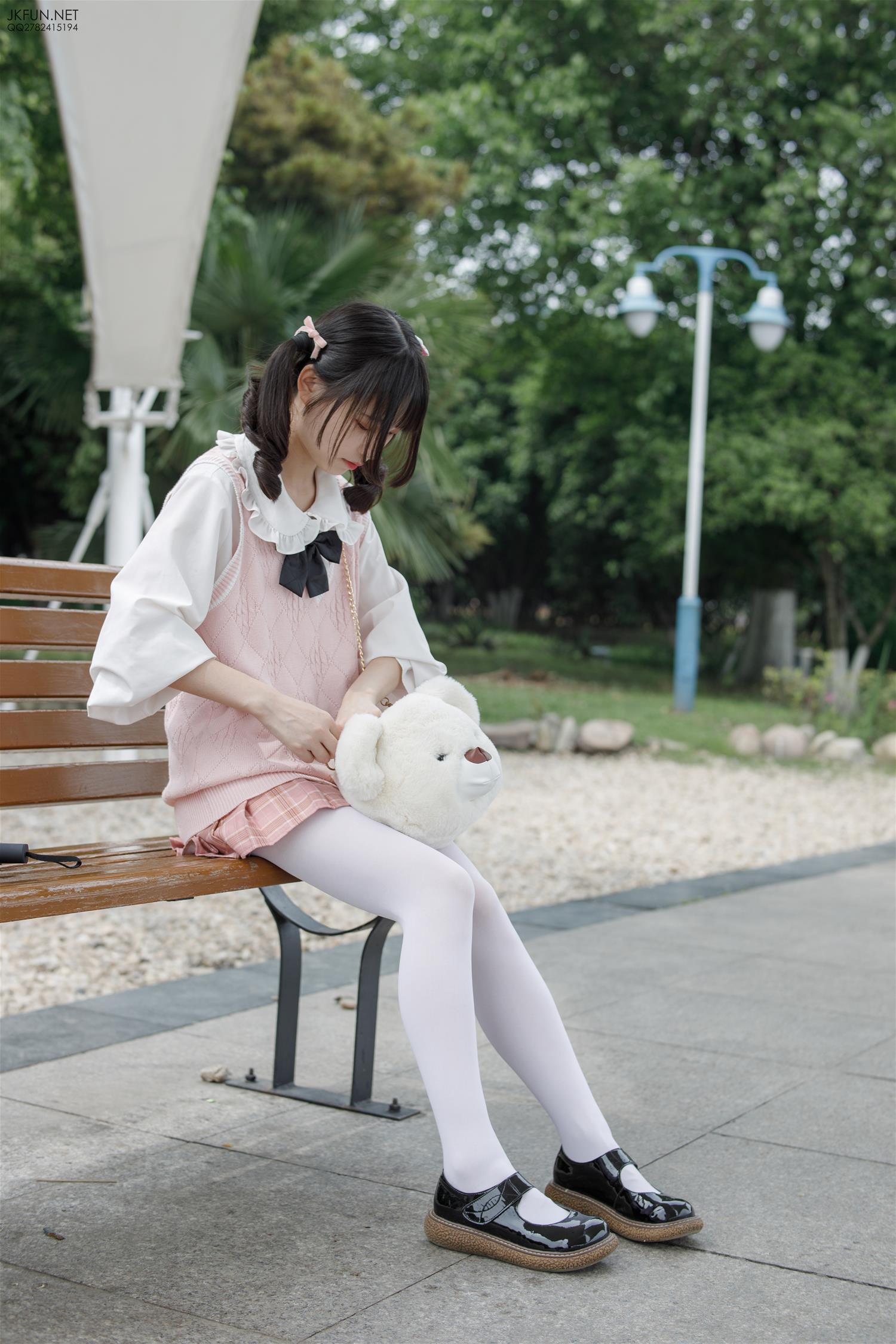 森萝财团 JKFUN-007 默陌 80D白丝 [126P1V-2.71GB]