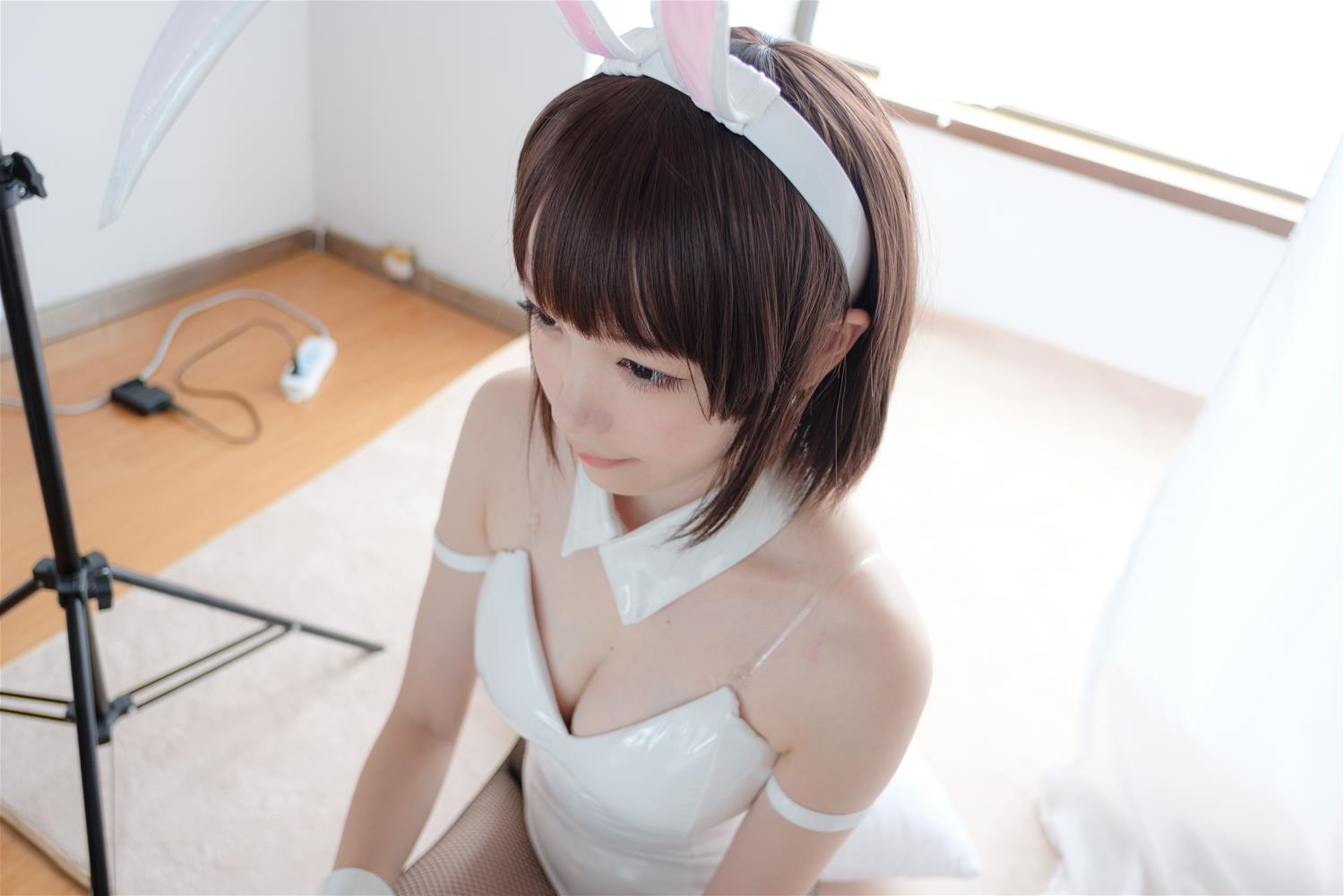 森萝财团 LOVEPLUS-001 黑丝网袜兔女郎 [148P2V-3.22GB]